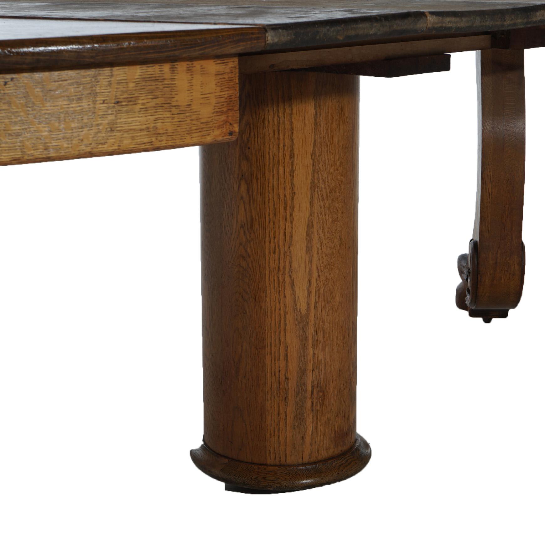 Ancienne table de salle à manger ronde de l'école Horner en chêne sculpté à pieds griffes et six feuilles C1920 en vente 4