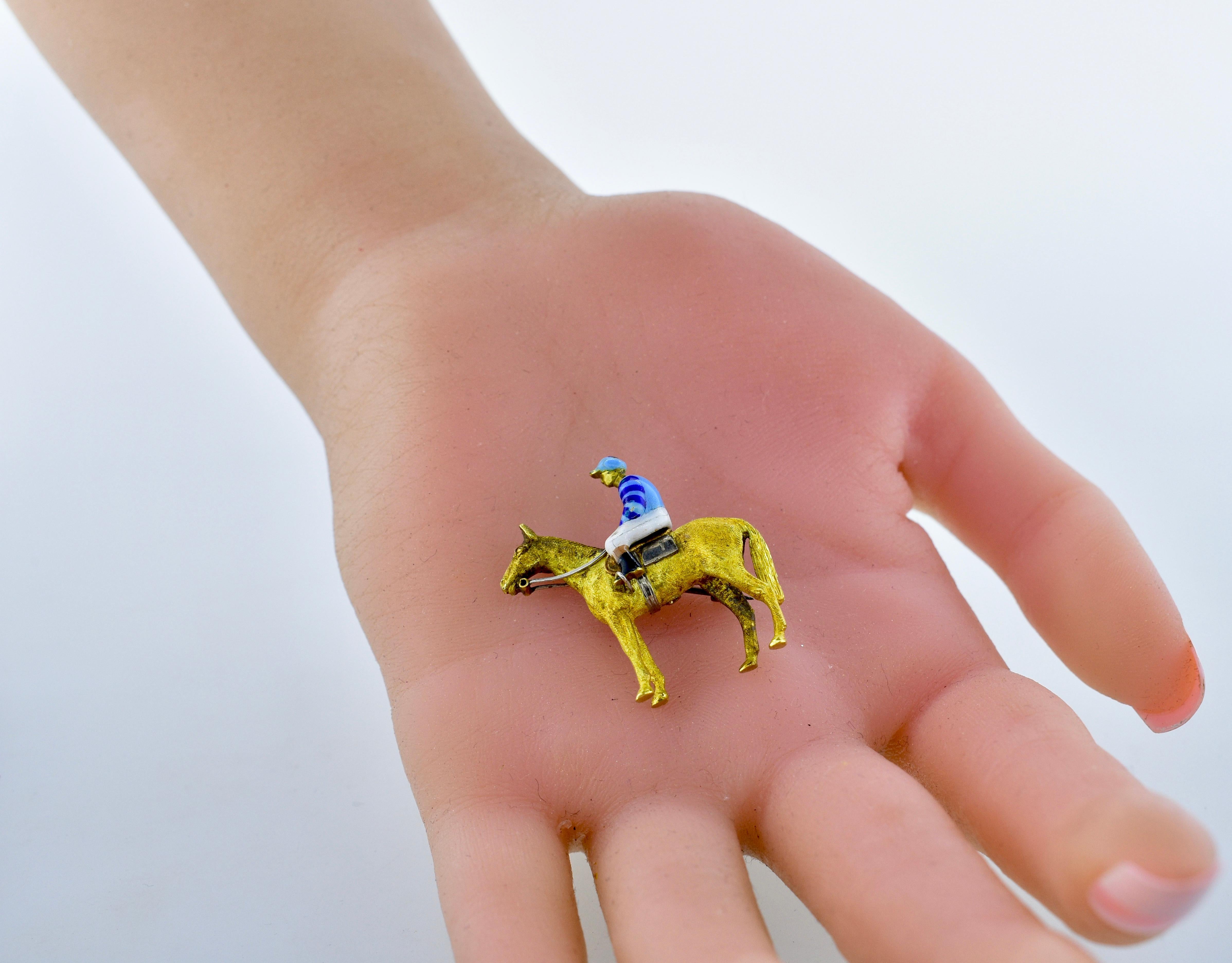 Women's or Men's Antique horse and jockey brooch in 18 Karat and Enamel, English, circa 1900 For Sale