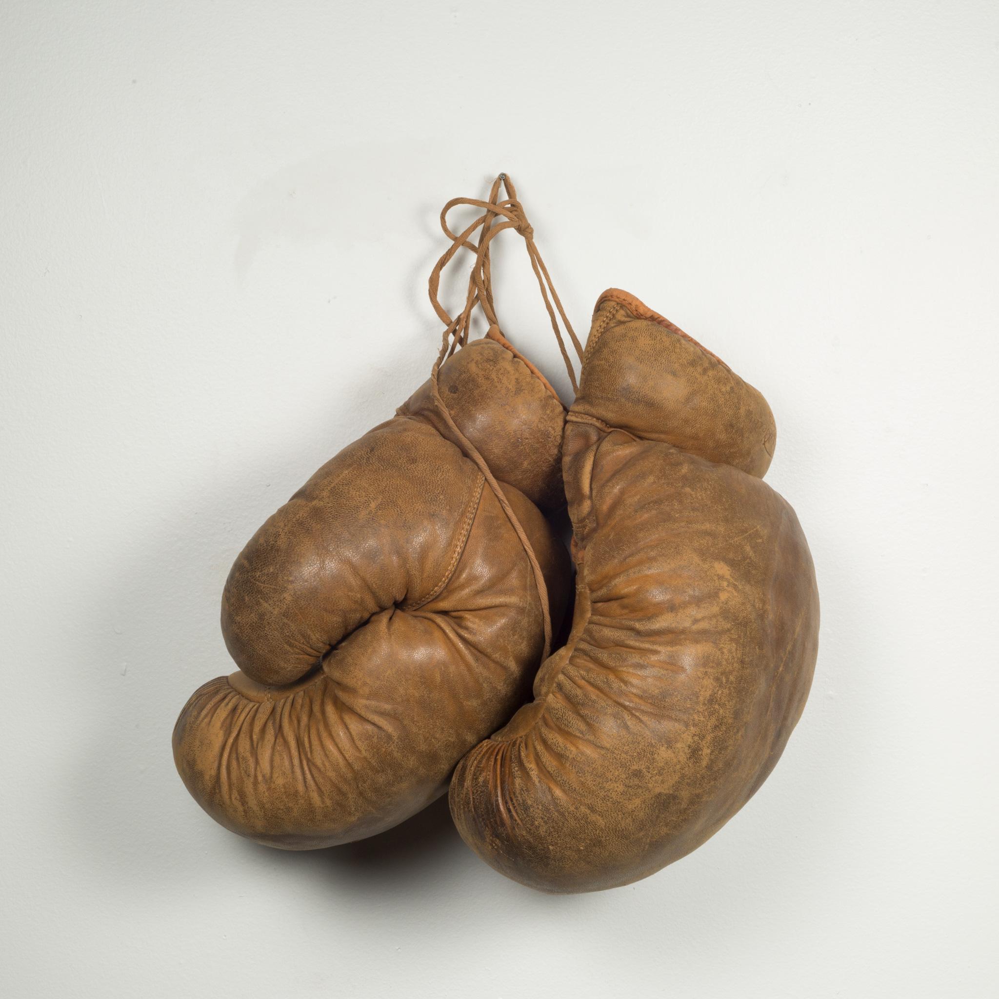 1900 boxing gloves