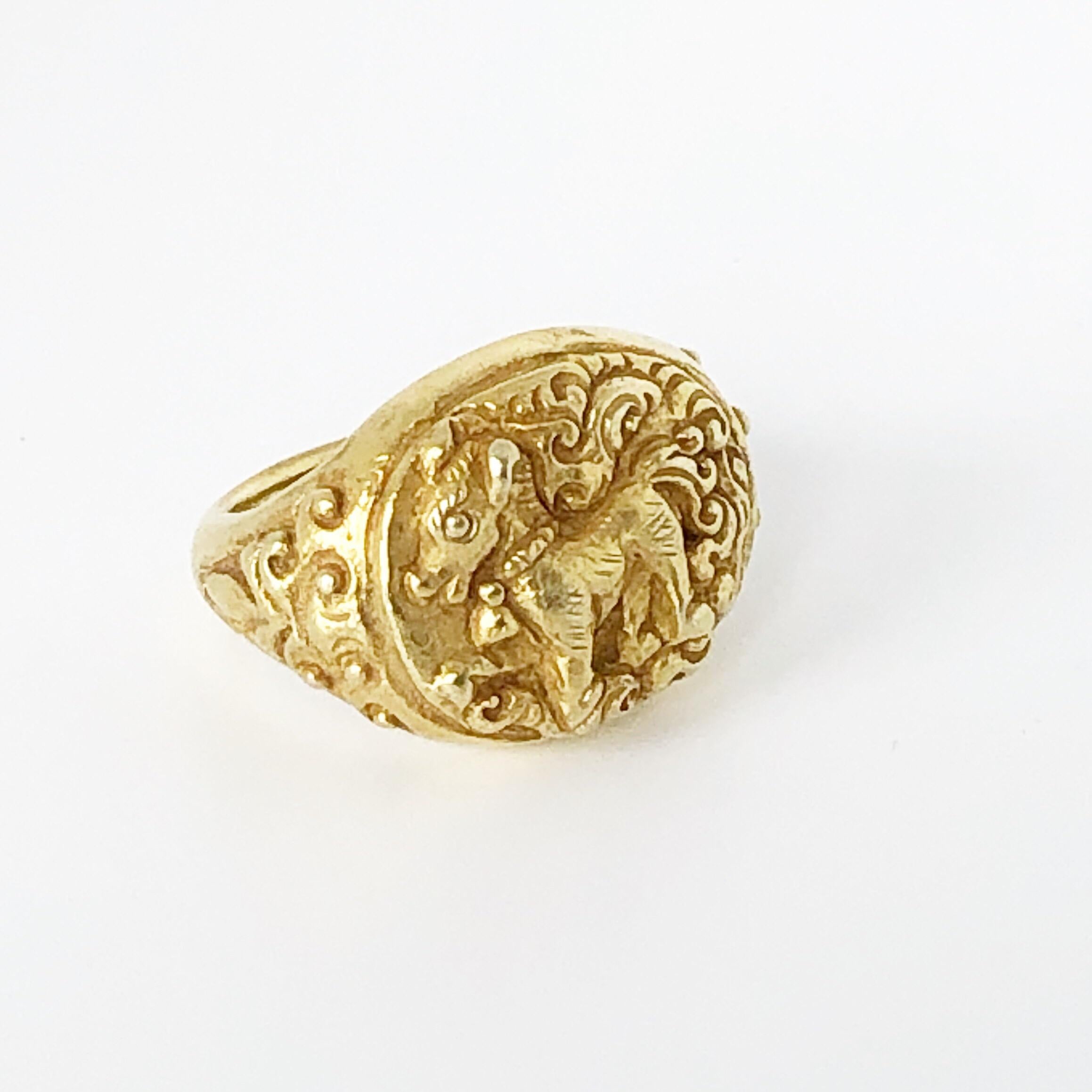Antique Horse Ring, East Java 14th-15th Century Solid 18 Karat Yellow Gold In Excellent Condition In Boston, MA