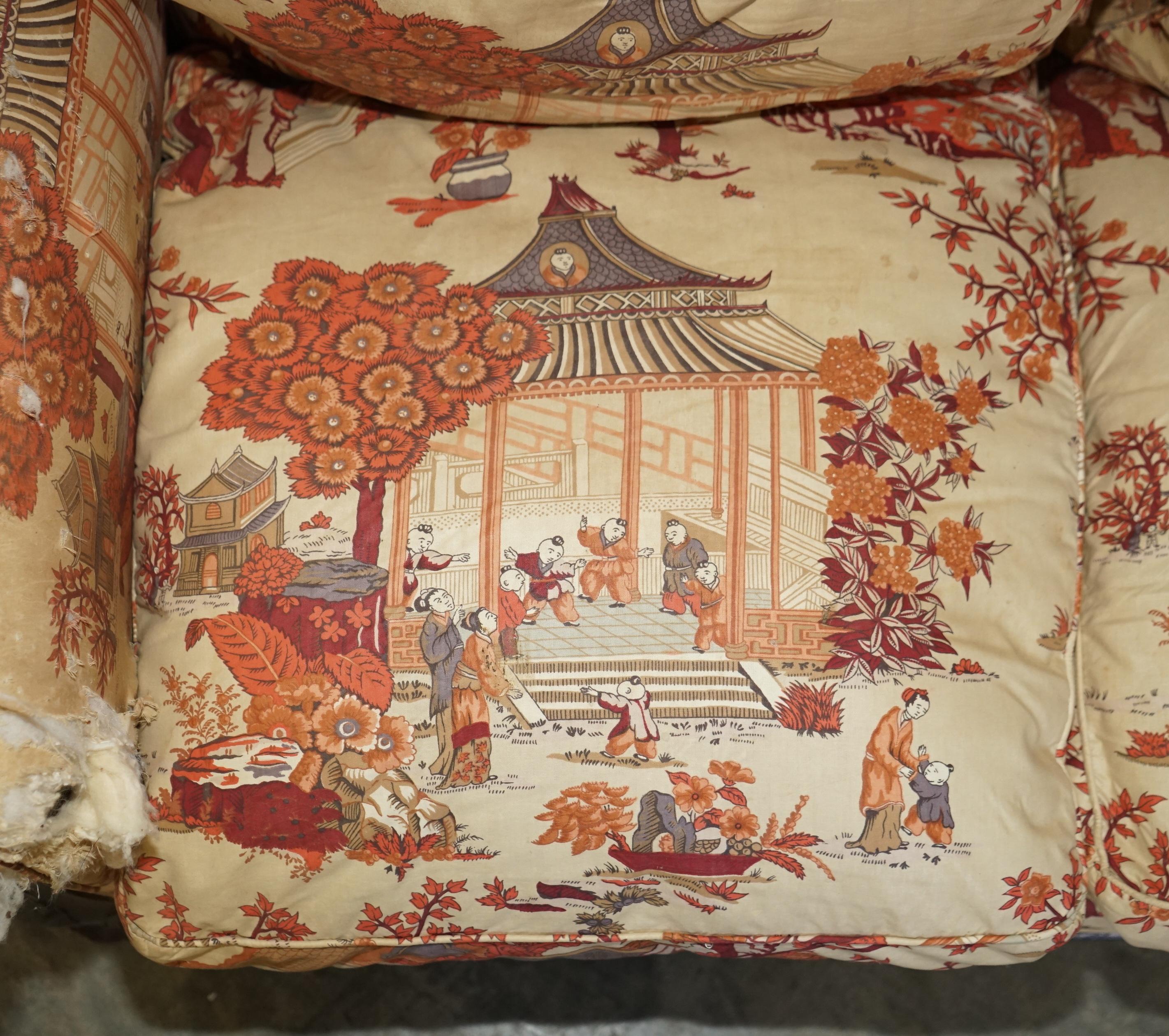 Antique Howard & Sons Aesthetic Movement Sofa Claw & Ball Feet Chinoiserie Fabic For Sale 3