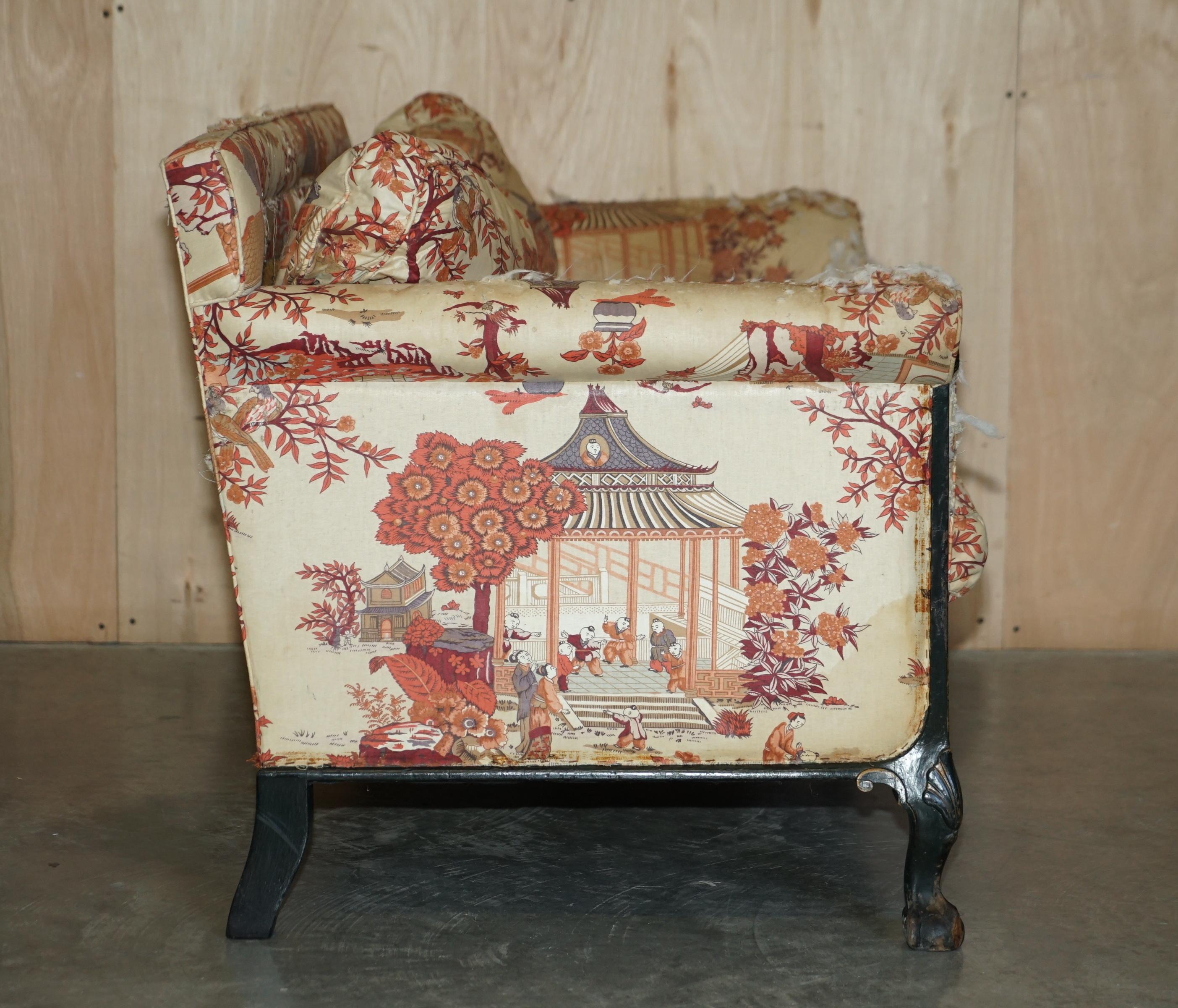 Antique Howard & Sons Aesthetic Movement Sofa Claw & Ball Feet Chinoiserie Fabic For Sale 5