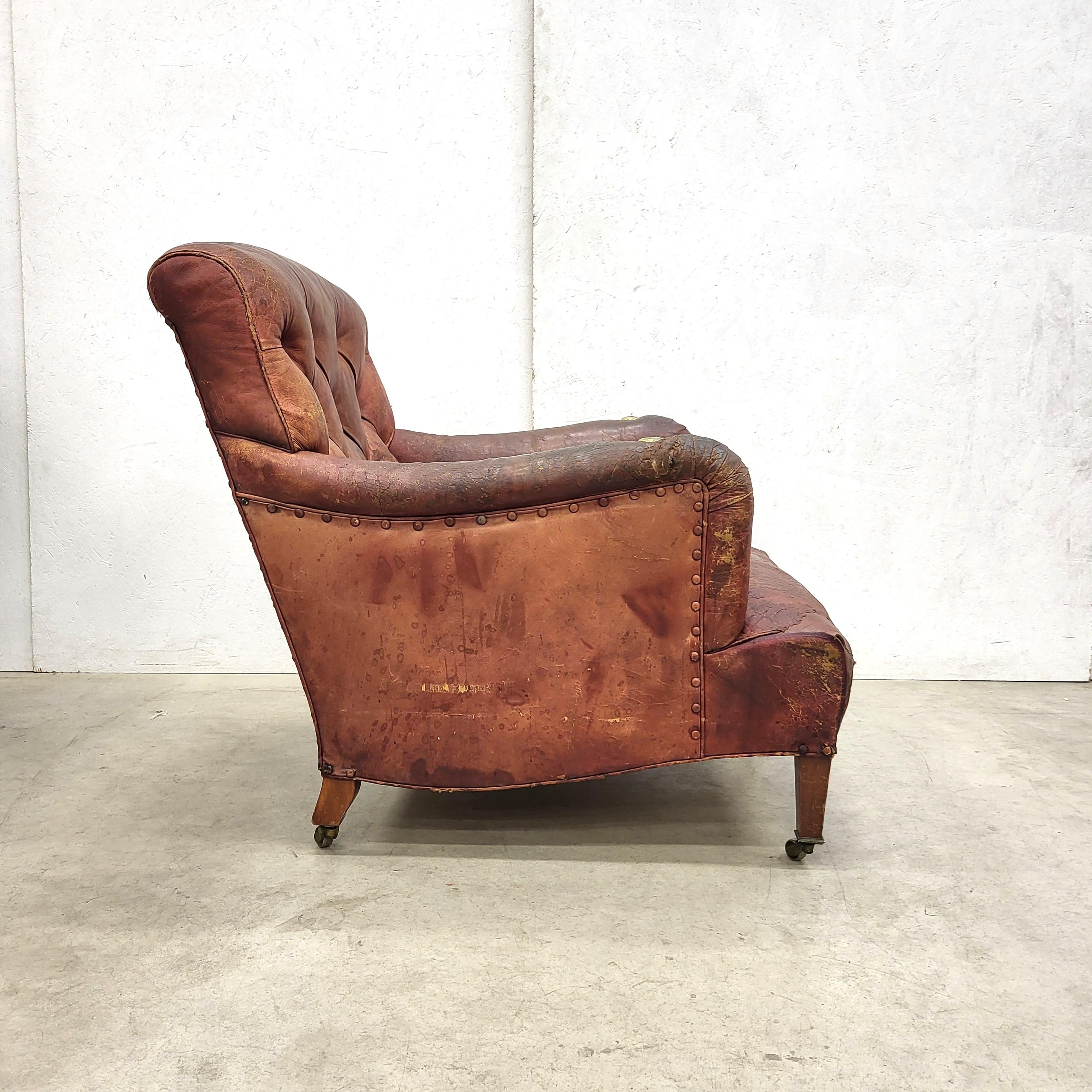 Antique and very rare Bridgewater armchair by Howard & Son's original made in England with an amazing patina and the original leather upholstery!

The piece was purchased in the late 19th century and was since then owned by the same family!
It