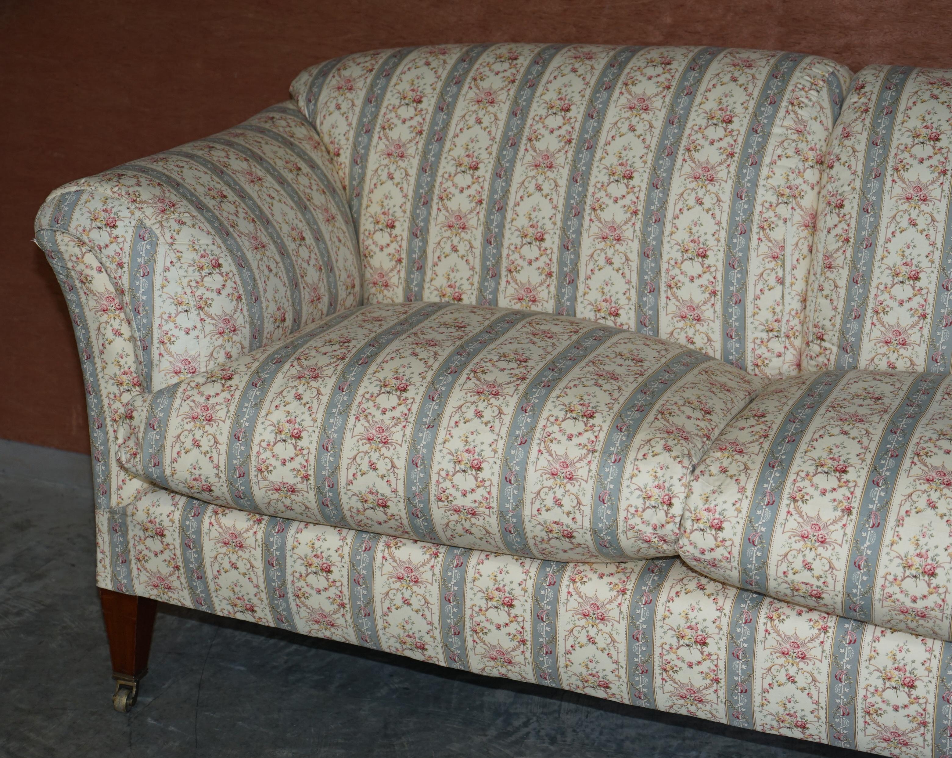 Antike antike Howard & Sons Portarlington Großes Sofa Original Staubbeutelpolsterung (Edwardian) im Angebot
