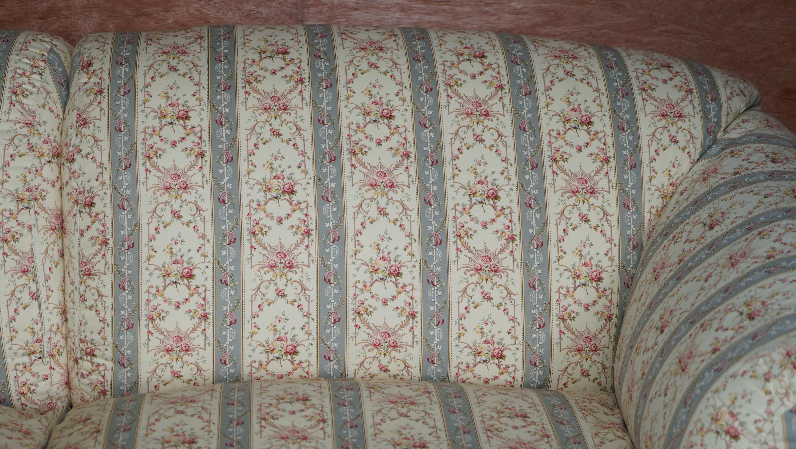 Antike antike Howard & Sons Portarlington Großes Sofa Original Staubbeutelpolsterung (Handgefertigt) im Angebot
