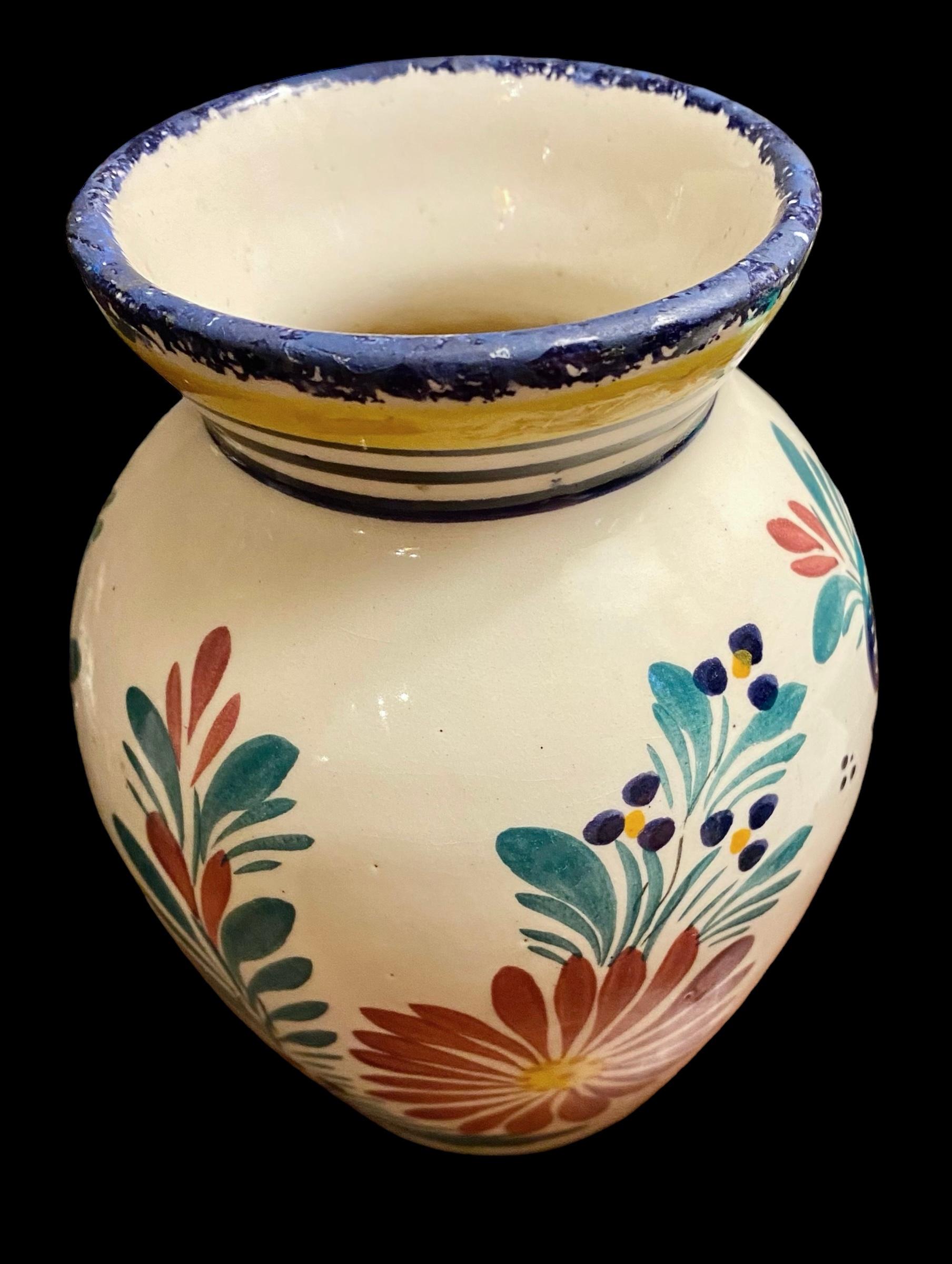 Jarrón Vintage HR Quimper de loza francesa en venta 9