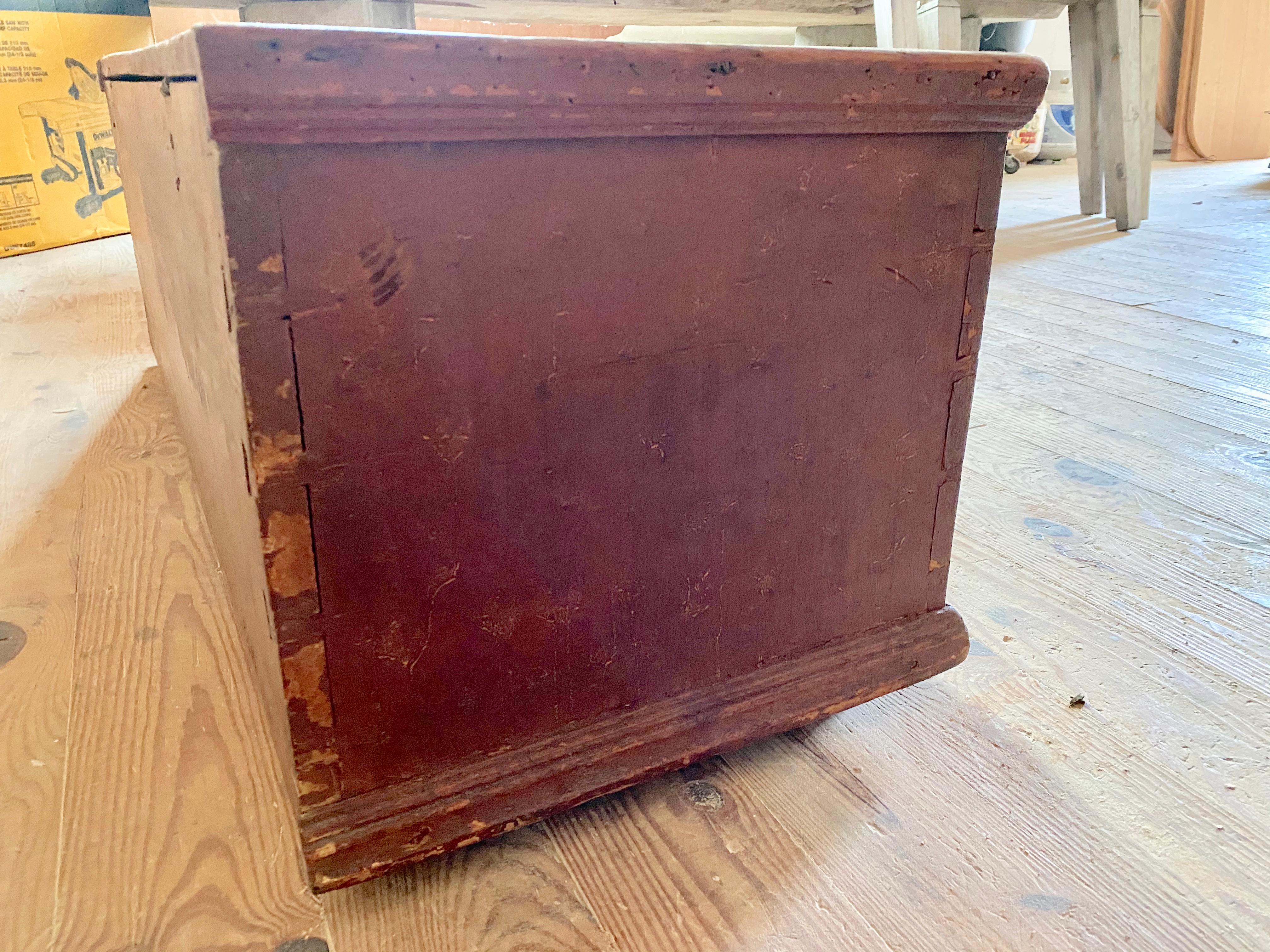 Wood Antique Hudson Valley Blanket Box