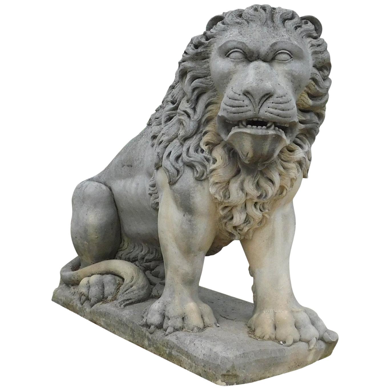 Antique Huge and Powerful Lion Sculpture in Vicenza Stone, 19th Century Italy