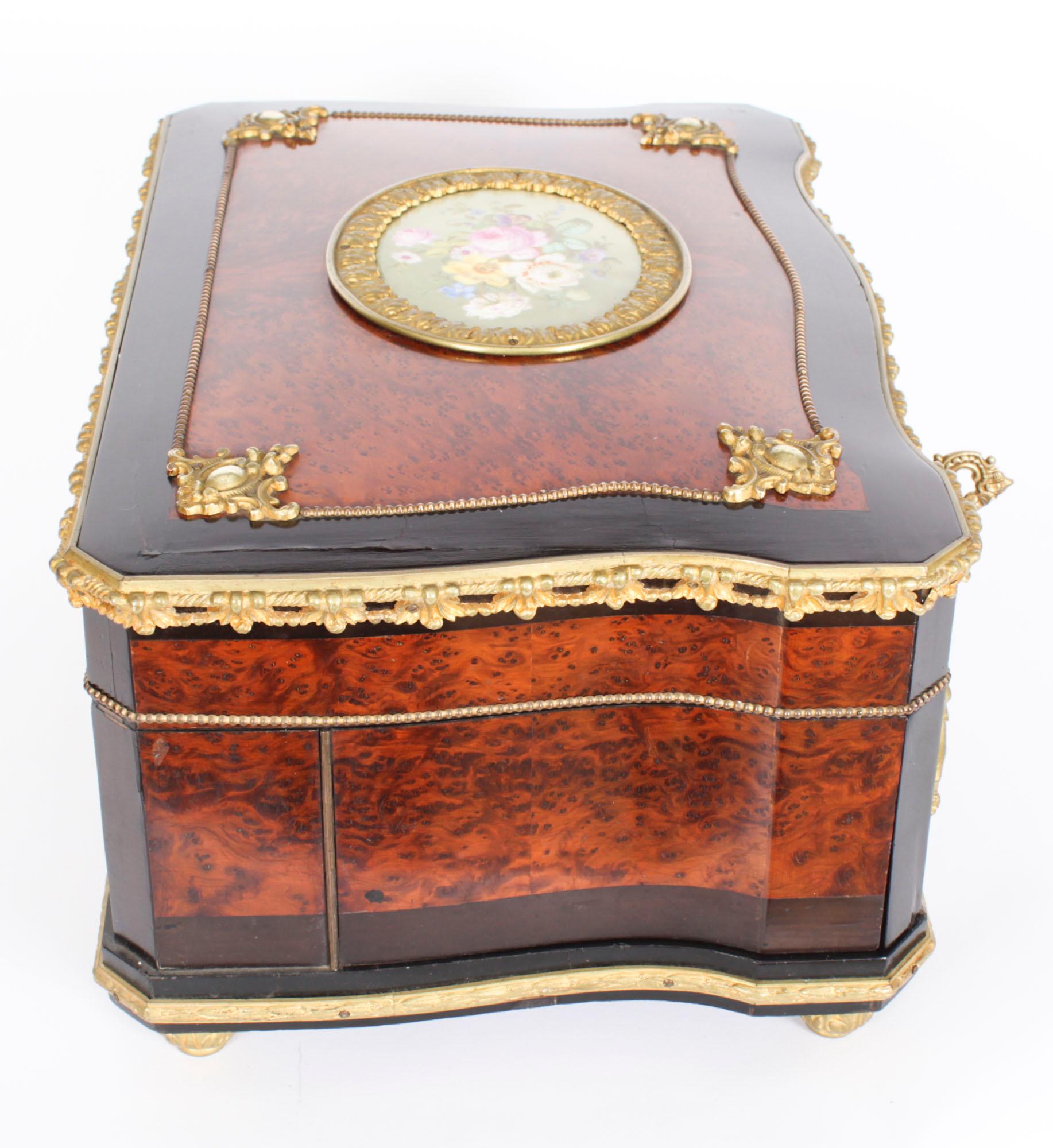 Antique Huge French Amboyna Porcelain Cameo Writing Casket 19th C For Sale 6