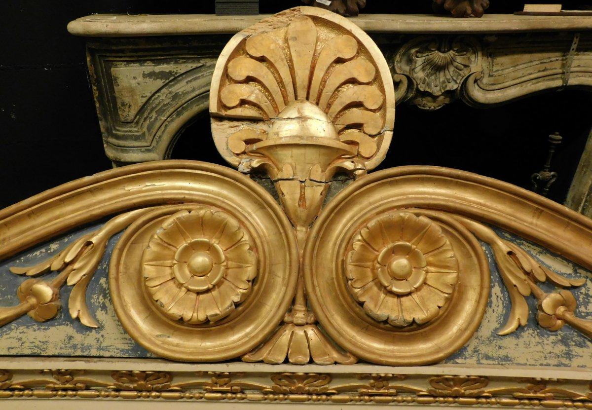 Antikes, riesiges, bemaltes, vergoldetes und reich geschnitztes Holzportal, Neapel (Italien) (Italienisch) im Angebot