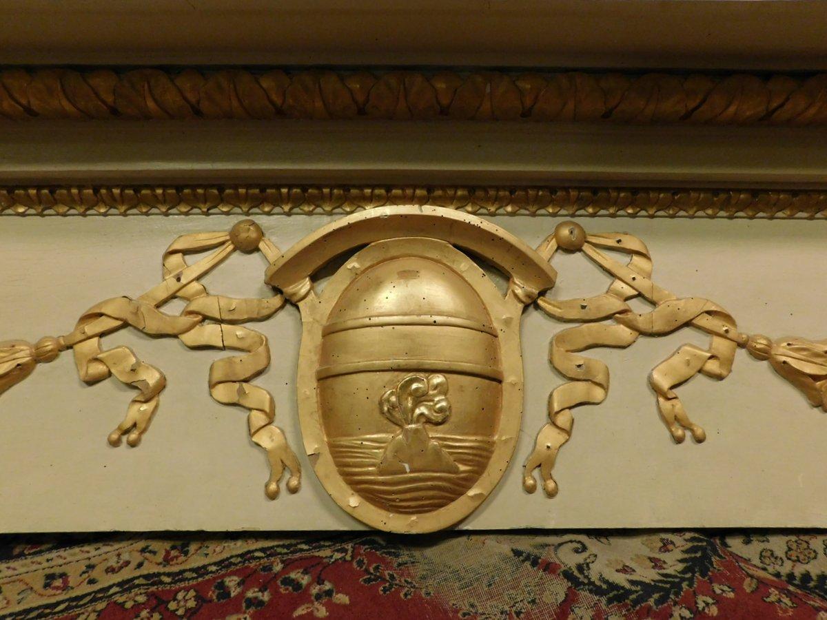 Grand portail ancien en bois peint, doré et richement sculpté, Naples (Italie) Bon état - En vente à Cuneo, Italy (CN)