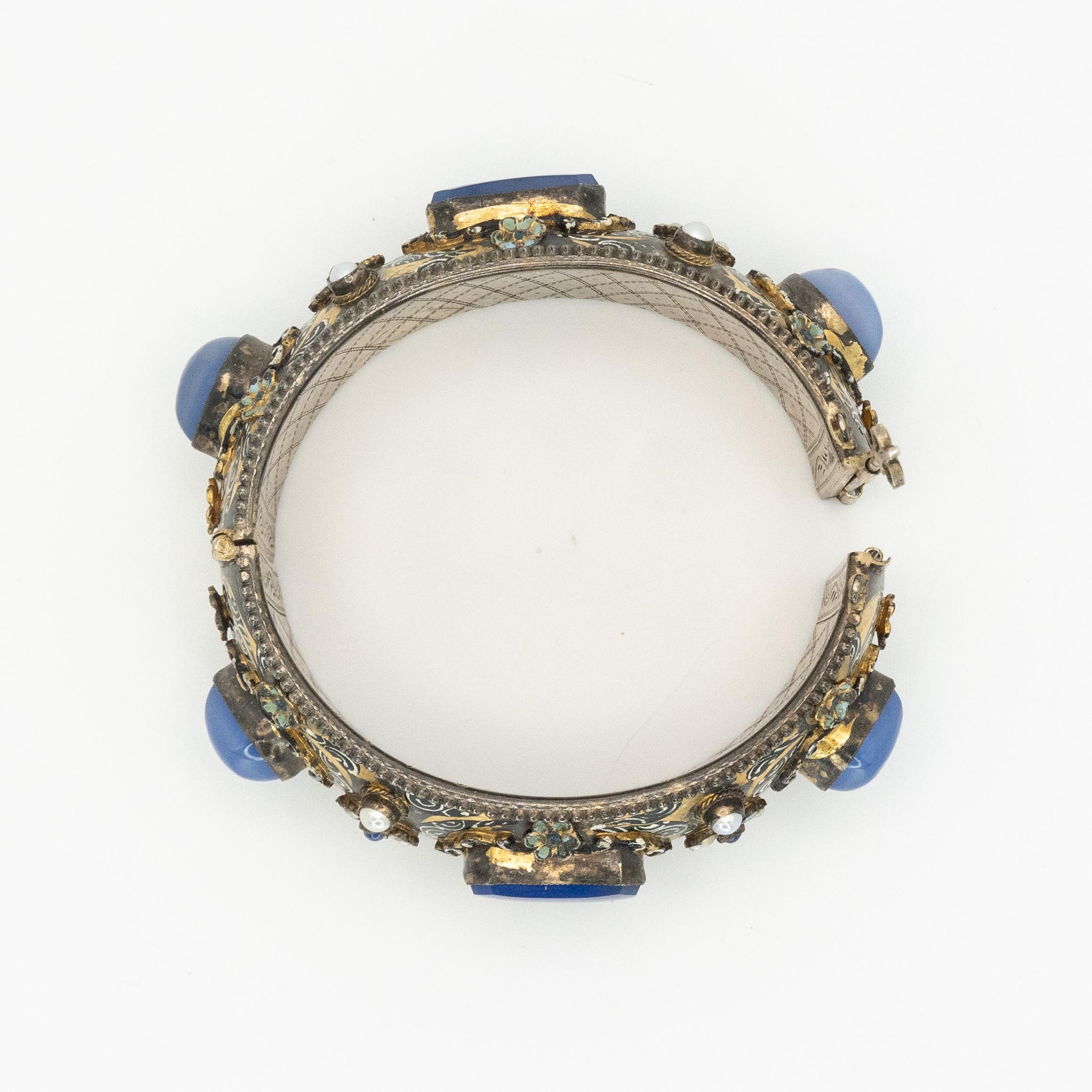 Bracelet à charnière en argent vermeil émaillé, calcédoine et perles de rocaille (Hungari) en vente 3