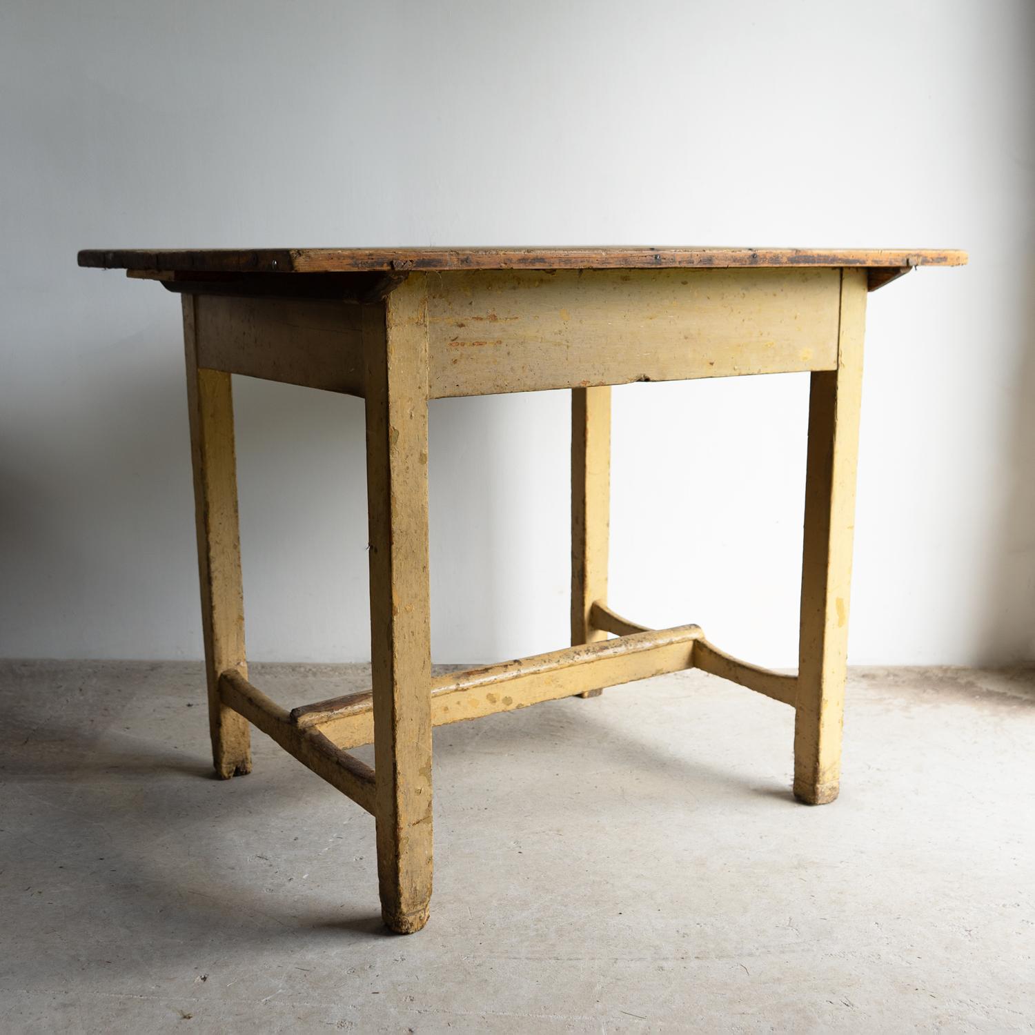 Antique Hungarian Rustic Painted Pine Side Table, 19Th Century For Sale 6