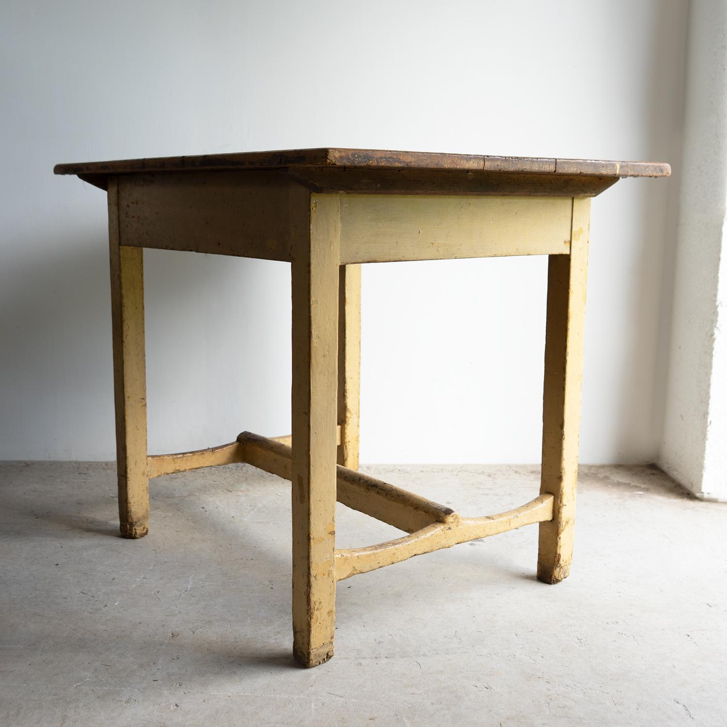 Antique Hungarian Rustic Painted Pine Side Table, 19Th Century For Sale 1