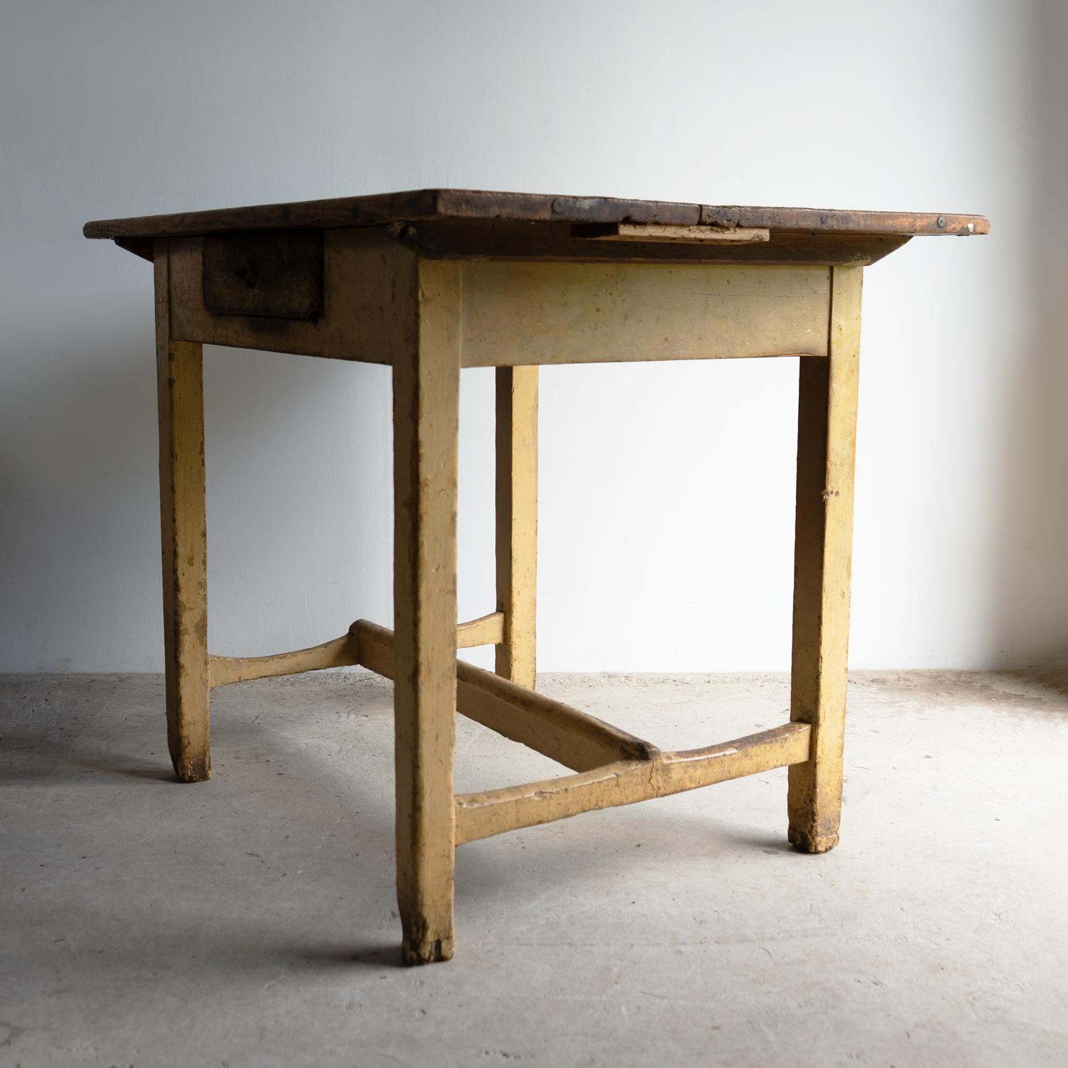 Antique Hungarian Rustic Painted Pine Side Table, 19Th Century For Sale 2
