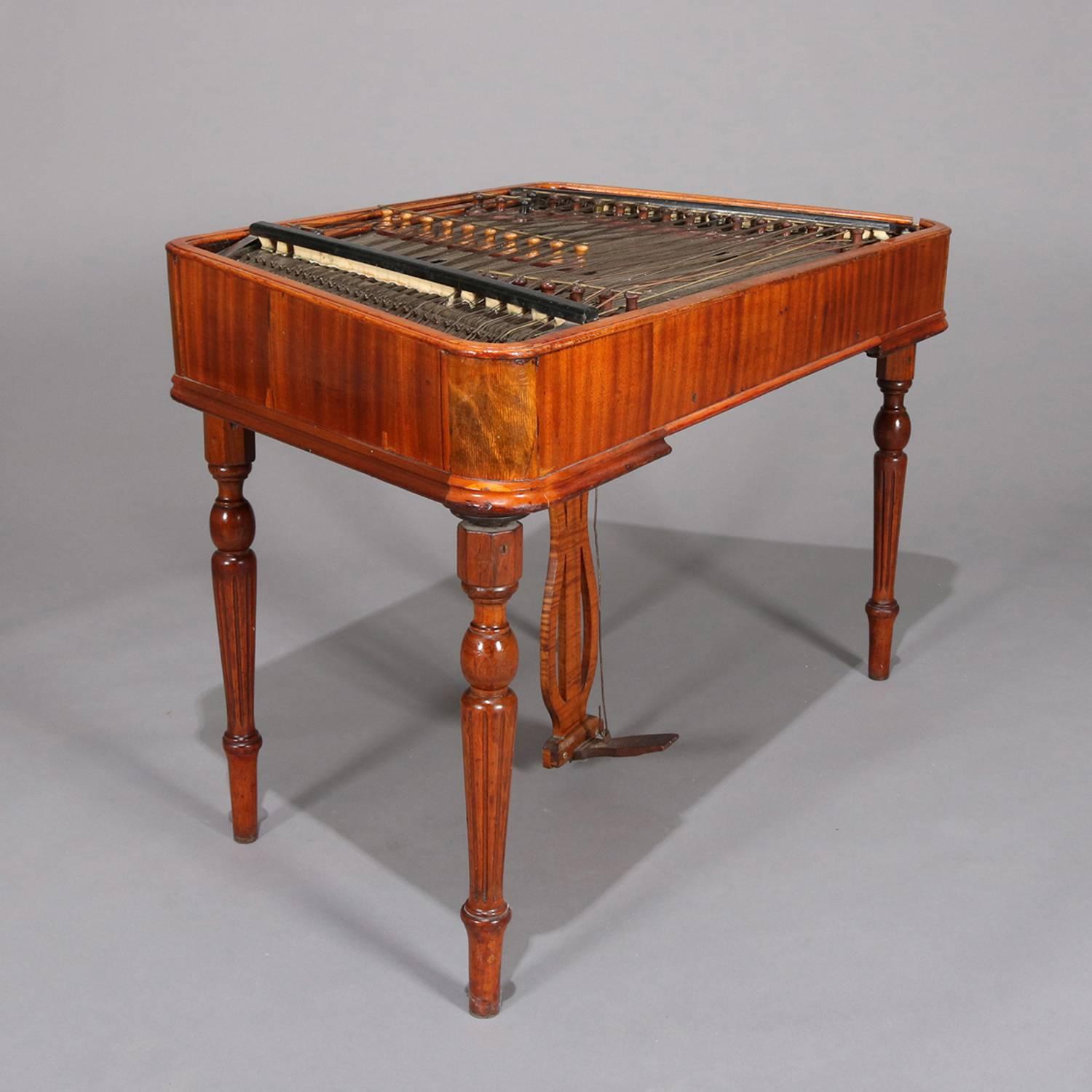 Antiguo Dulcimer de Martillo Cymbalom Modelo de Suelo de Madera Satinada Húngara, circa 1840 en Bueno Estado en Big Flats, NY