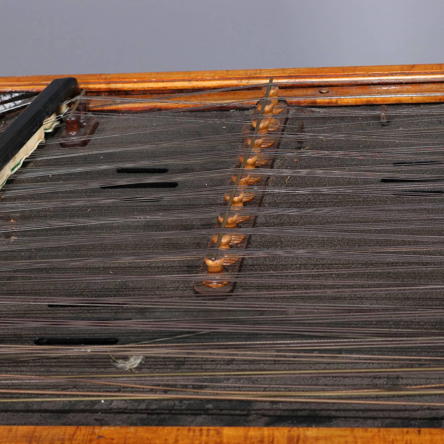 Antiguo Dulcimer de Martillo Cymbalom Modelo de Suelo de Madera Satinada Húngara, circa 1840 3