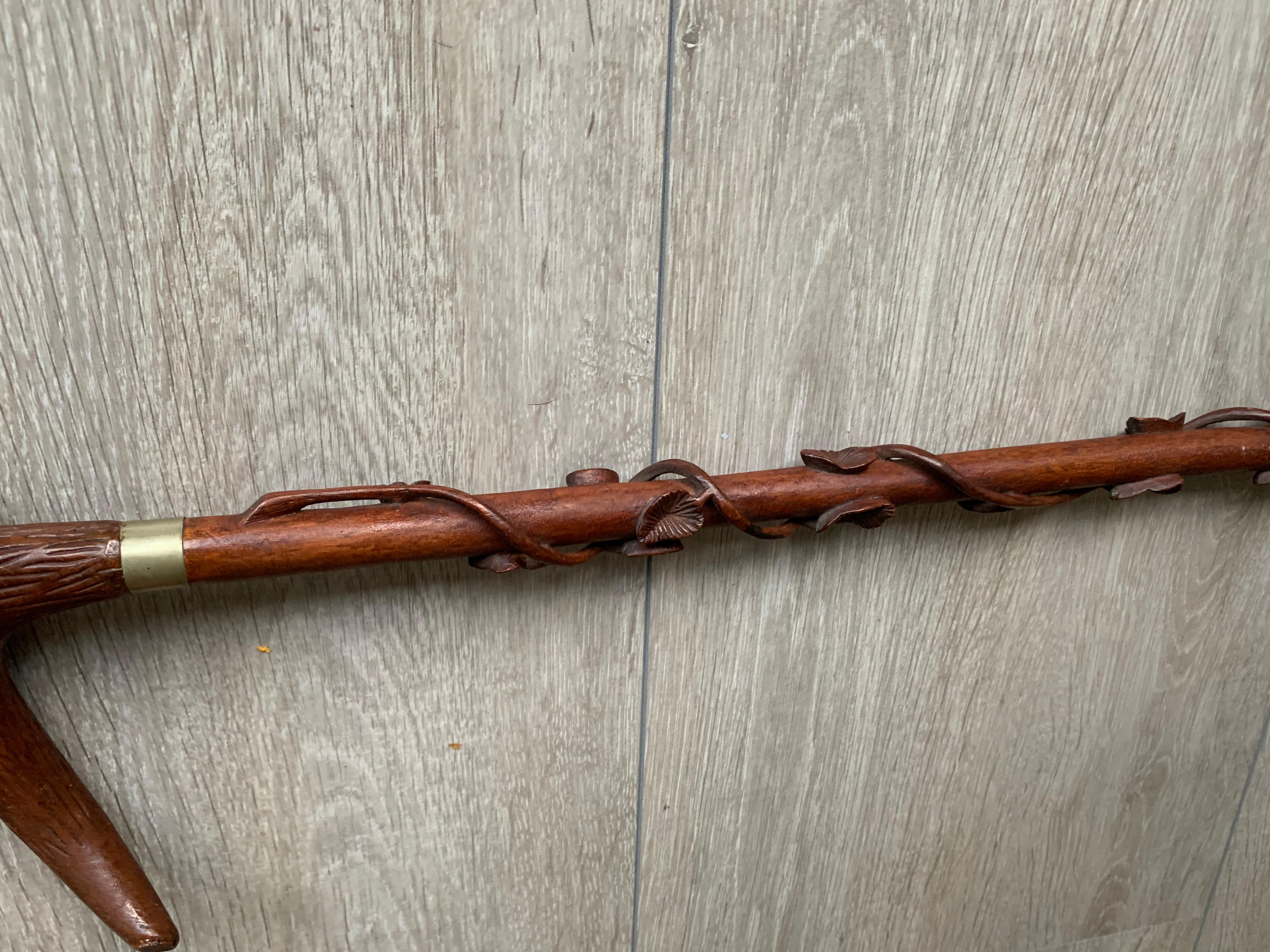 20th Century Hunting Cane Walking Stick with Carved Terrier Head and Leaves All Around