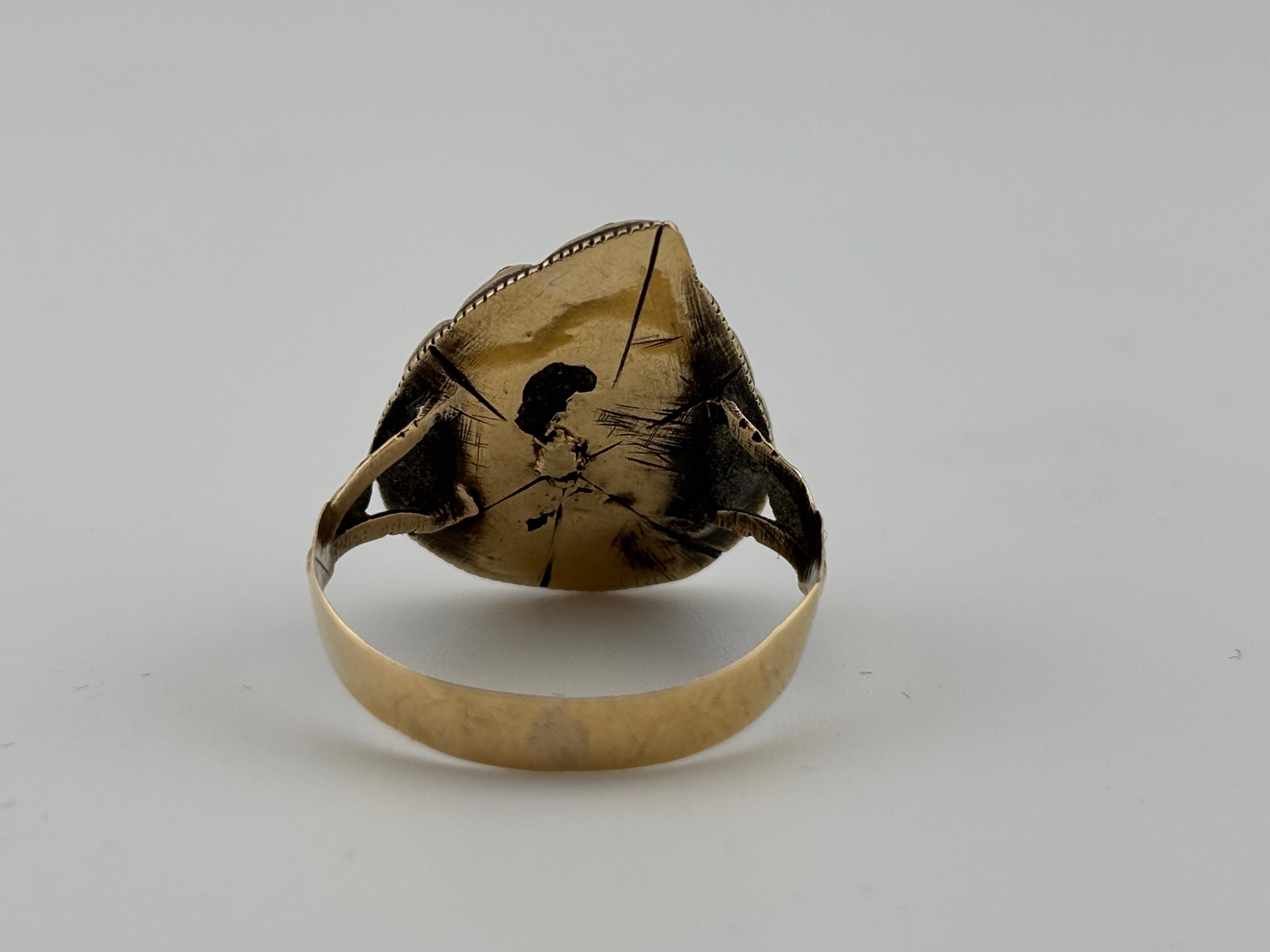 Anello antico in oro 18k con granato iberico tagliato a tavola del 1780 circa in vendita 6