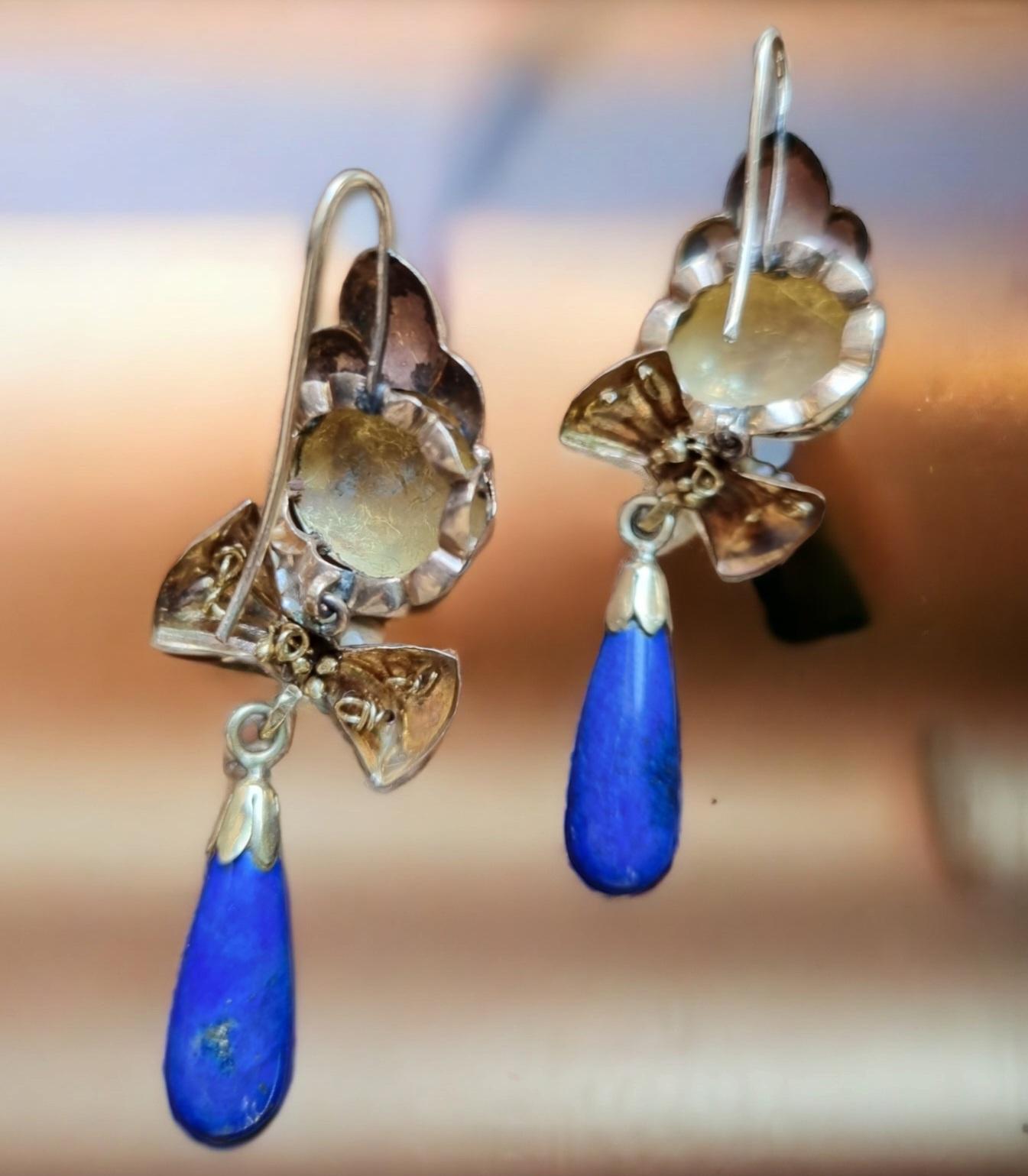 Antique Iberian Lapis Lazuli & Seed Pearls 18 Karat Gold Pendant Bow Earrings For Sale 5