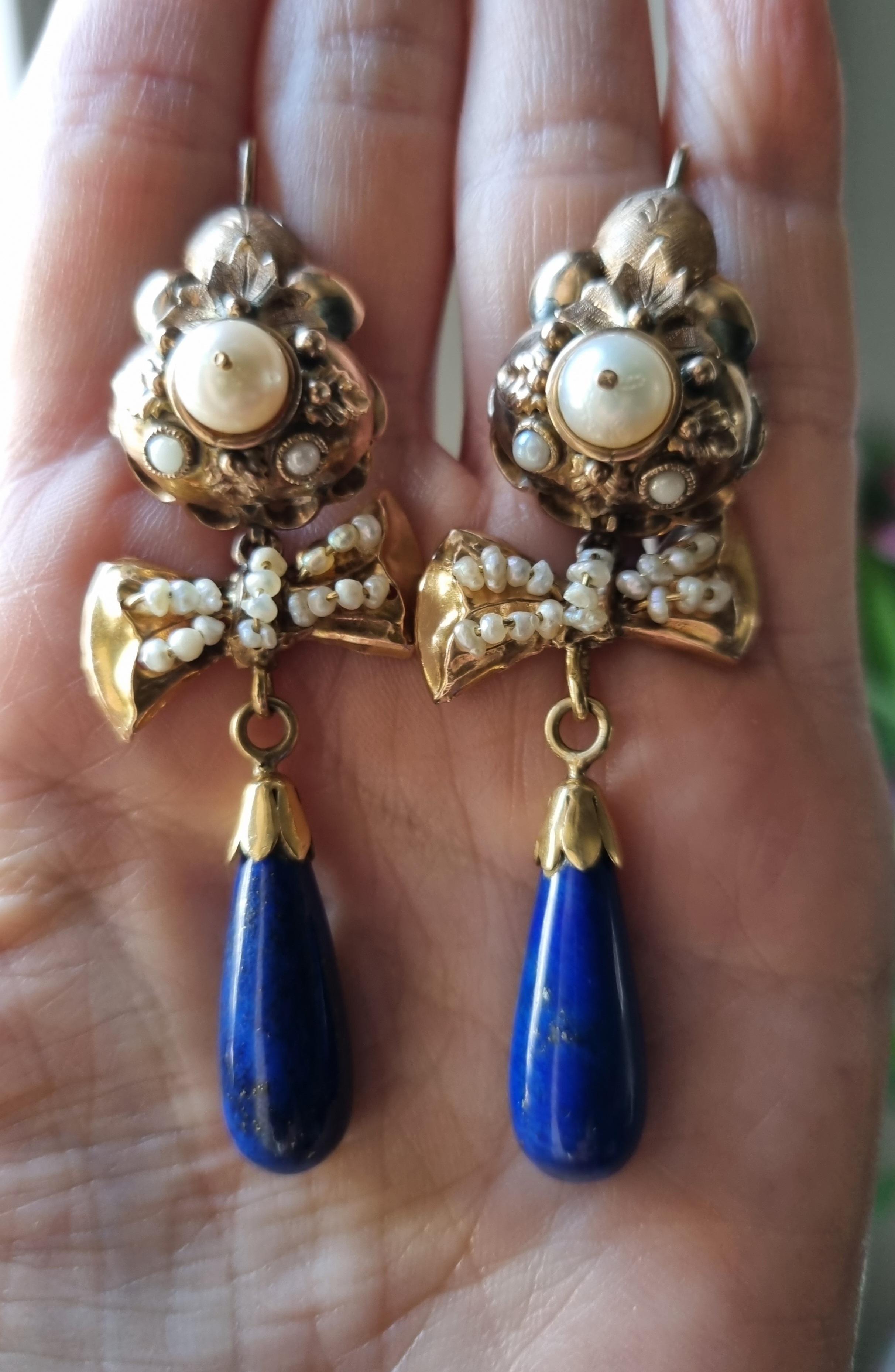 Cabochon Antique Iberian Lapis Lazuli & Seed Pearls 18 Karat Gold Pendant Bow Earrings For Sale