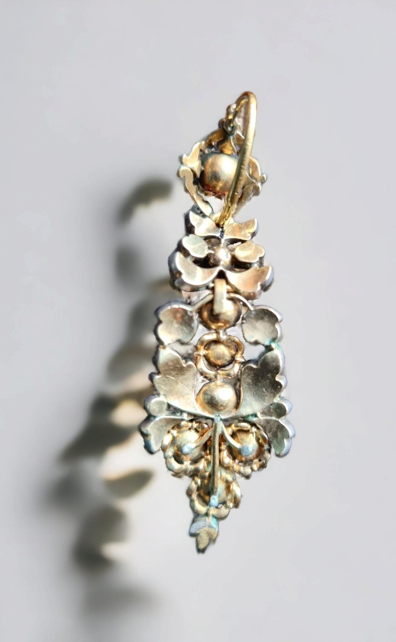 Boucles d'oreilles anciennes en émeraude colombienne et diamant de l'Ibérie (Espagne) fin 18ème siècle  en vente 6