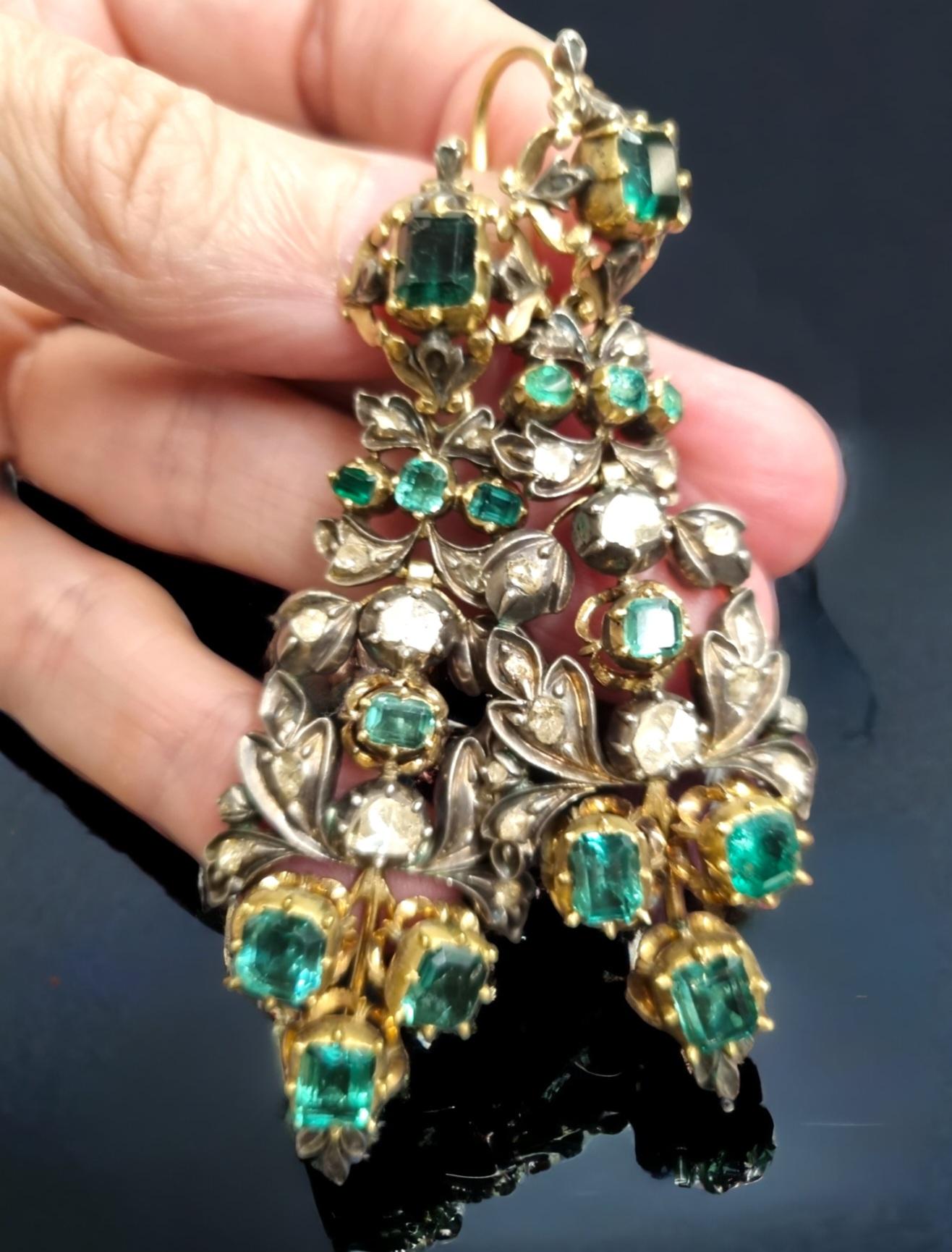Women's Antique Iberian (Spain) Colombian Emerald & Diamond Earrings late 18th Century  For Sale