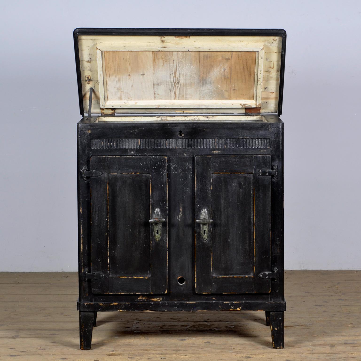 Antiker Eisschrank, um 1900 im Angebot 4