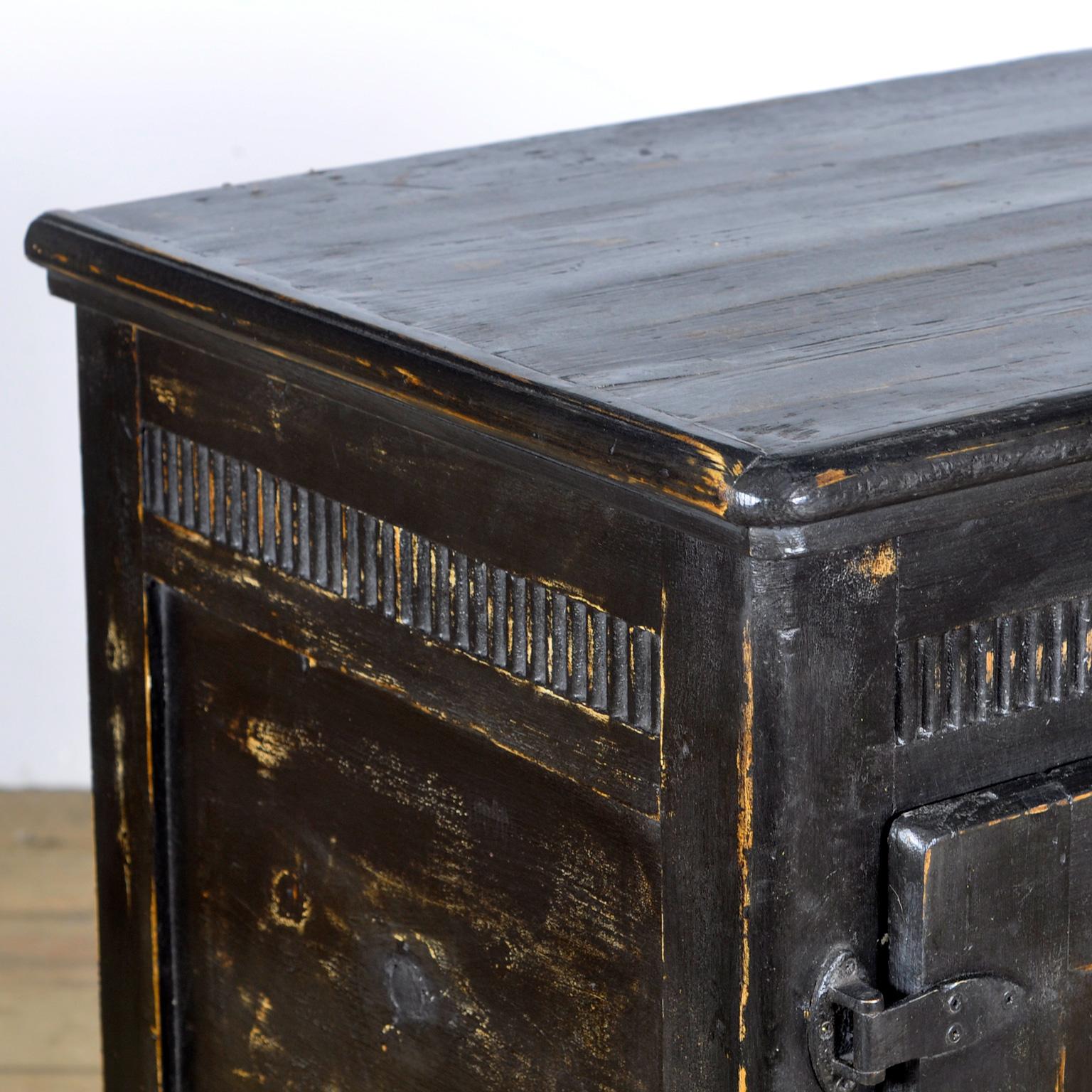 Antique icebox, circa 1900 In Good Condition For Sale In Amsterdam, Noord Holland