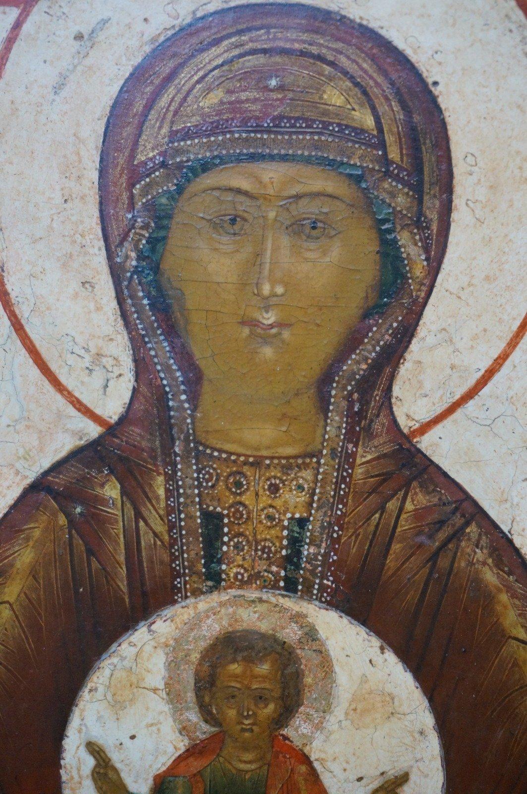 Antique icon depicting the Mother of God of the Sign, ca. 1800 For Sale 8