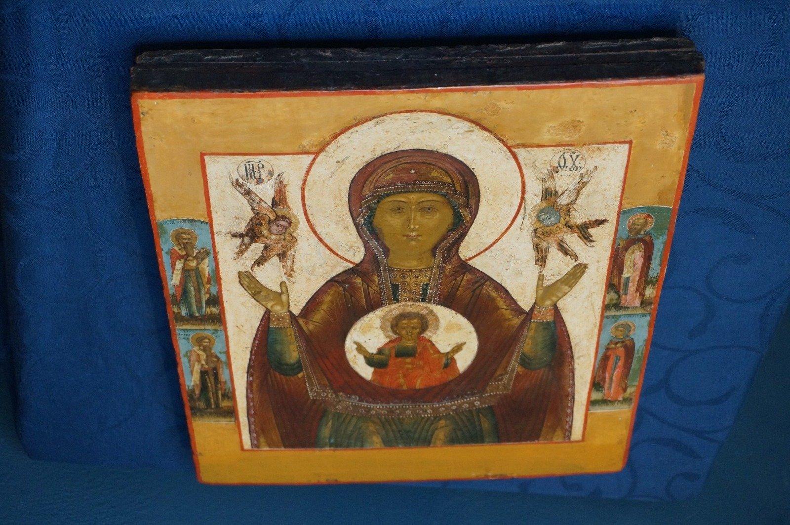 Antique icon depicting the Mother of God of the Sign, ca. 1800 In Good Condition For Sale In DEVENTER, NL