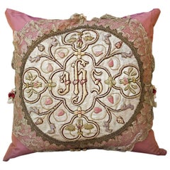 Coussin personnalisé avec médaillon IHS antique d'Eleganza Italiana