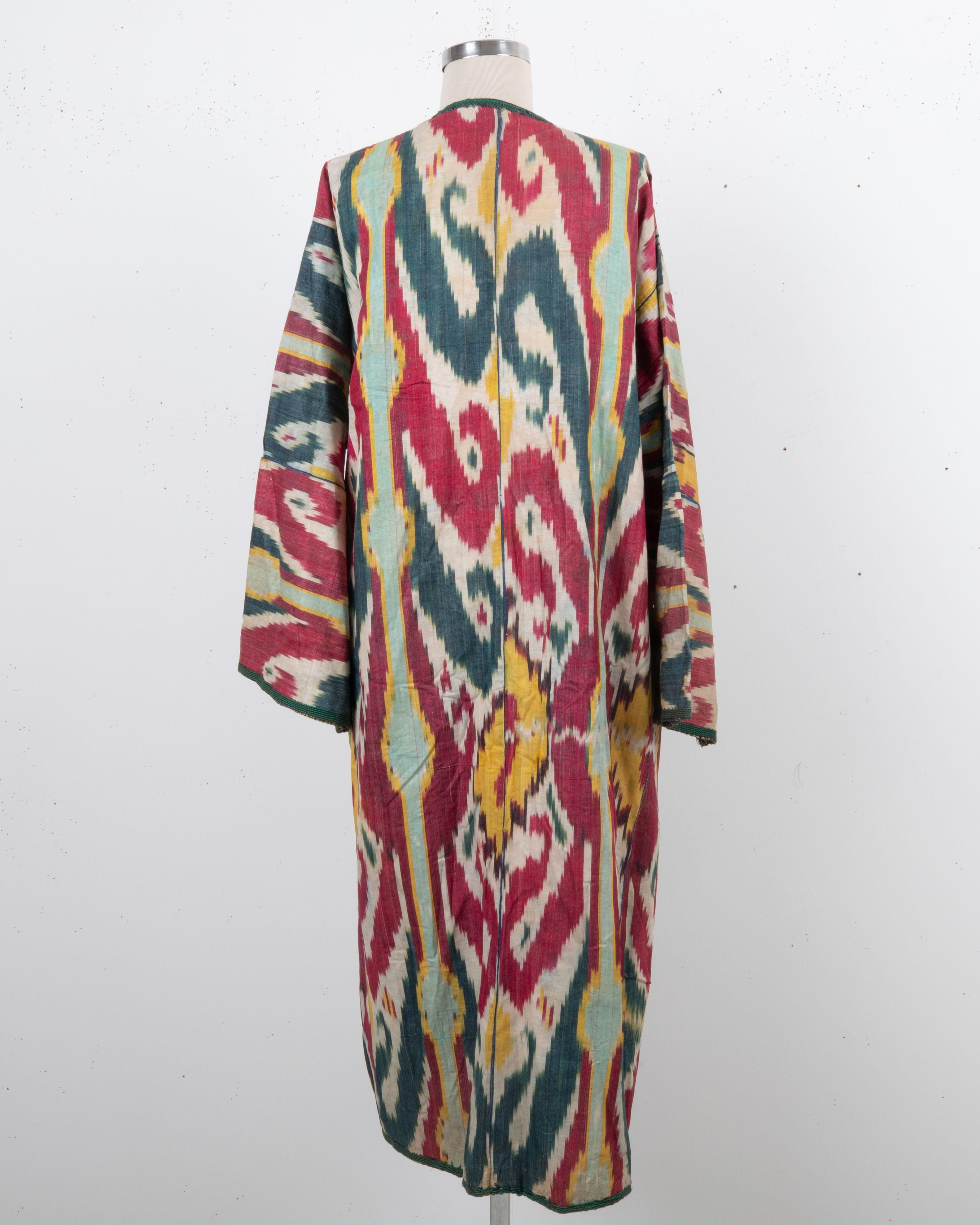 Chapan Ikat ancien. Années 1880, Ouzbékistan en vente 6