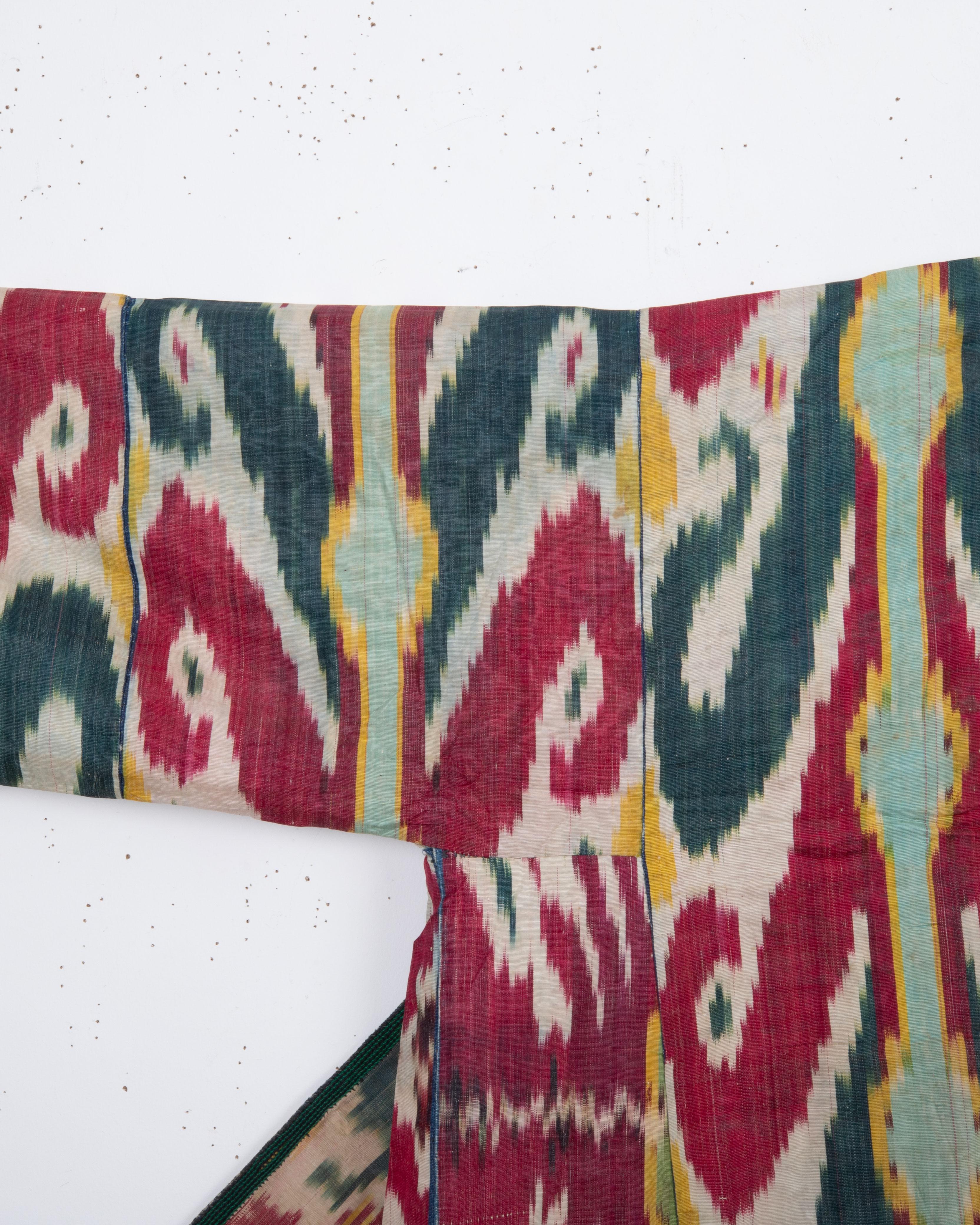 XIXe siècle Chapan Ikat ancien. Années 1880, Ouzbékistan en vente
