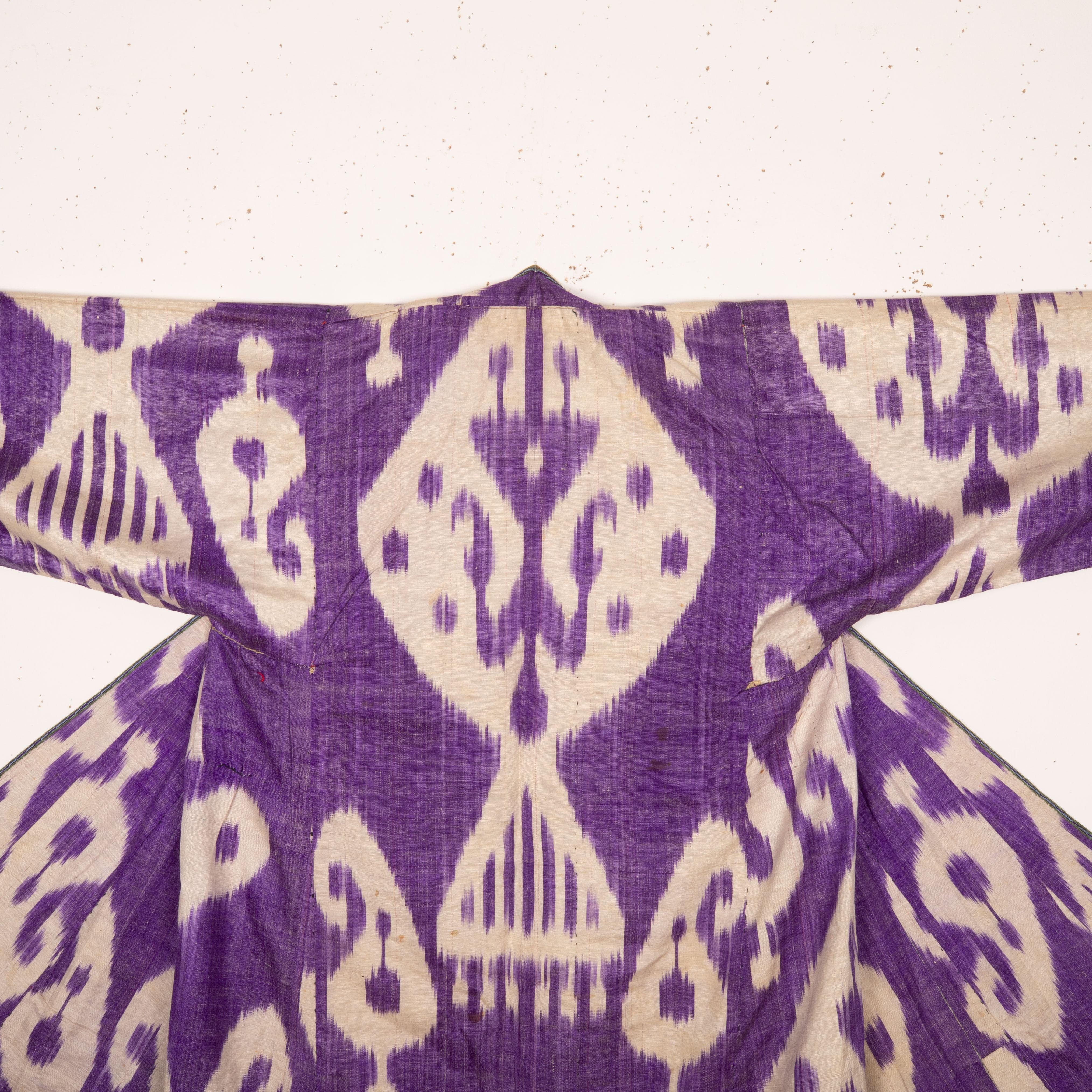 Antique Ikat Chapan, Uzbekistan, Late 19th , Early 20th c. For Sale 3