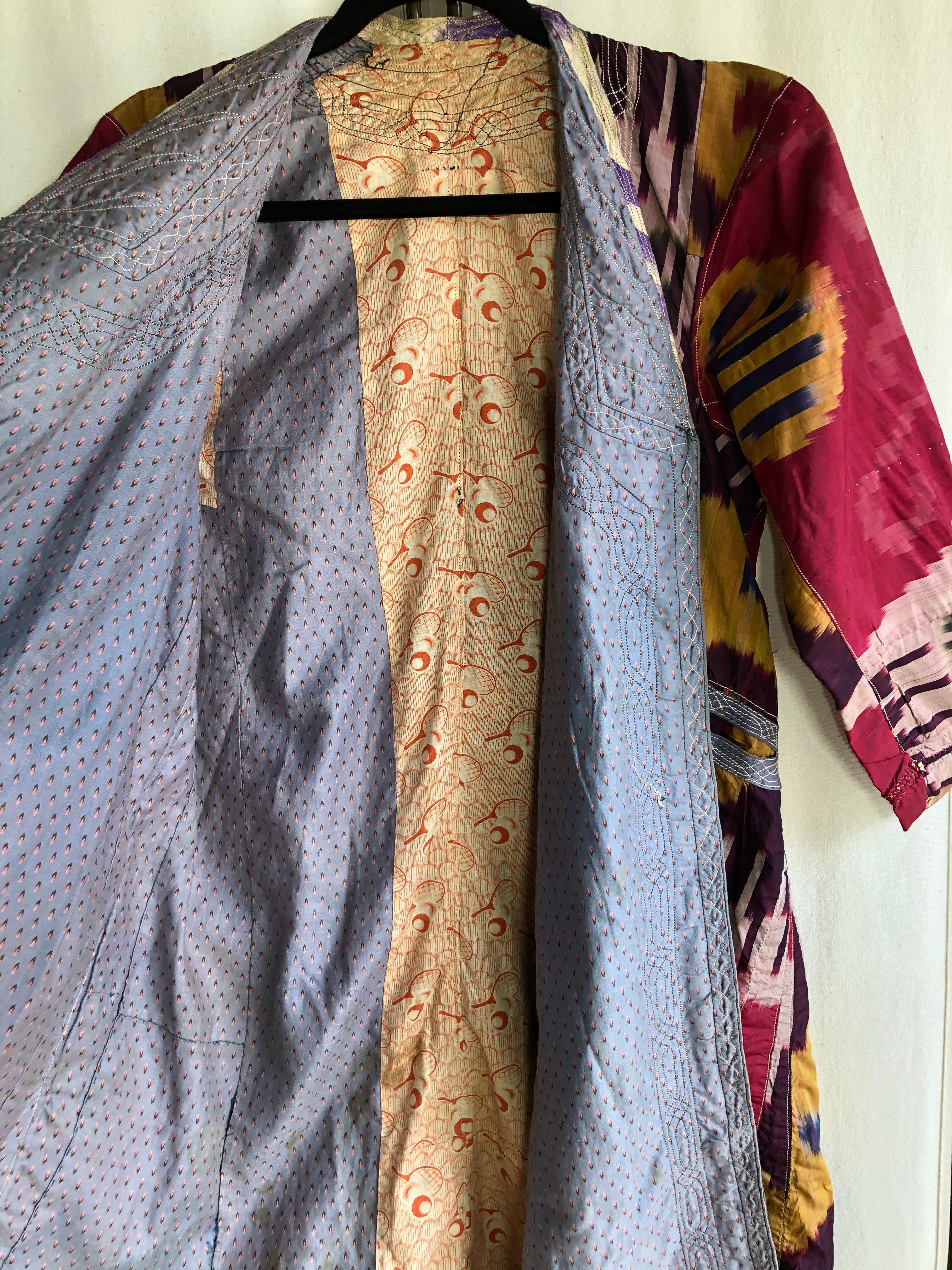 Early 20th Century Antique Ikat Dyed Uzbek Silk Robe For Sale