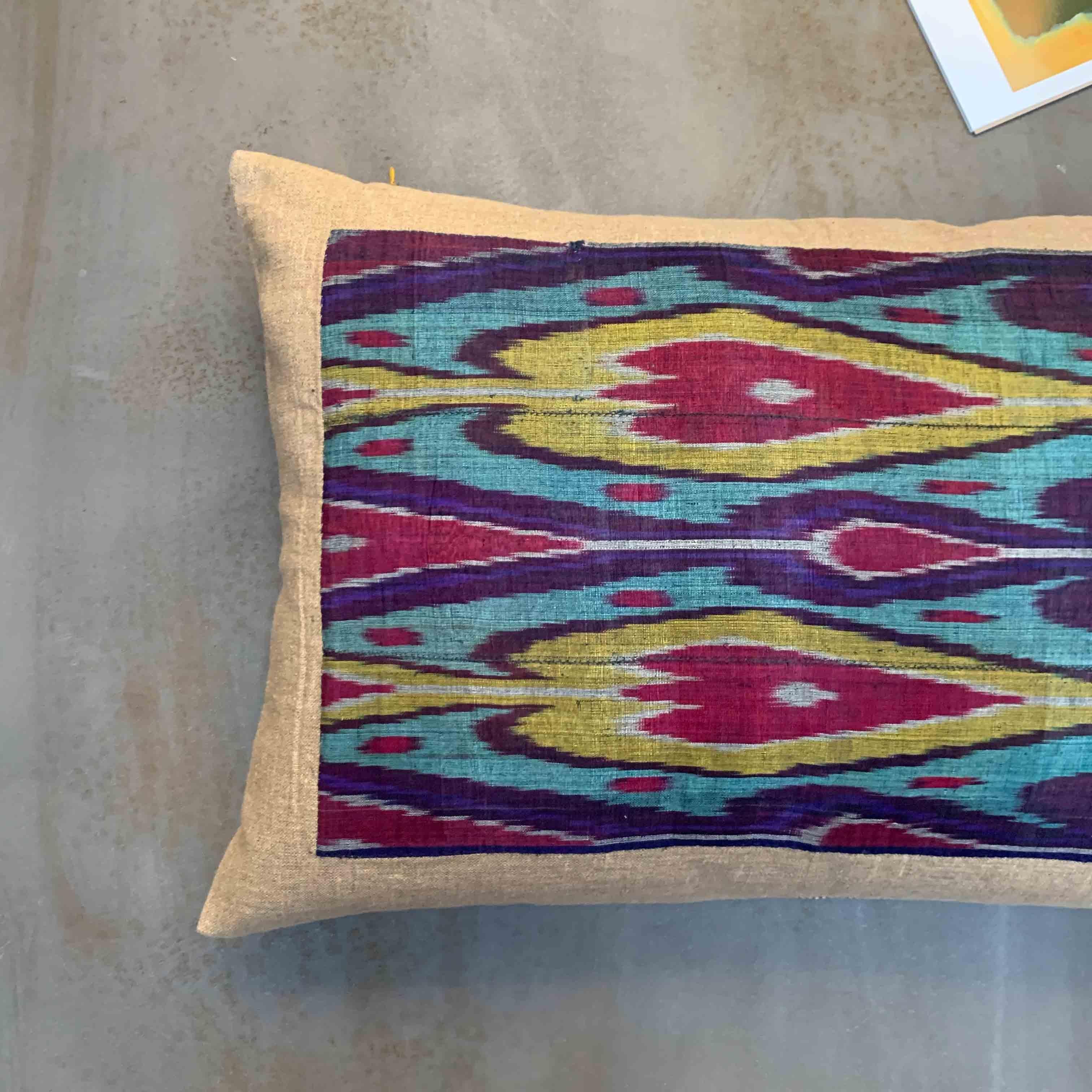 Altro Copricuscino Ikat antico in vendita