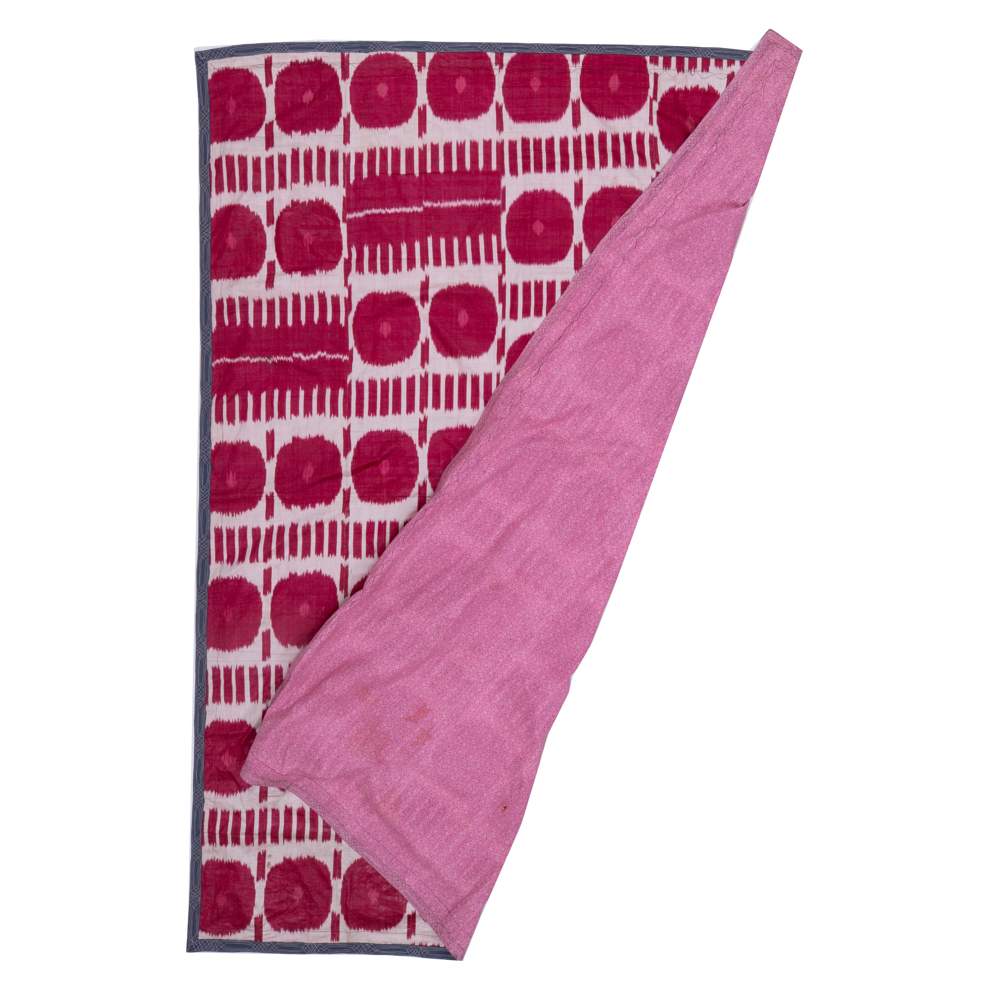 Ein spätes 19.  Anfang 20. Jh. Ikat-Paneel aus Seide und Baumwolle aus Usbekistan, Zentralasien.
