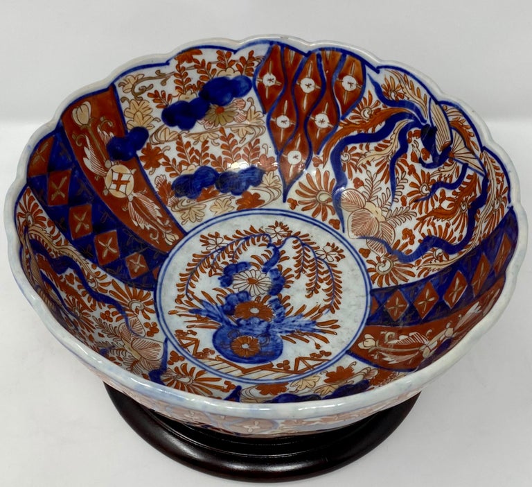 Antique Imari Fluted Japanese Bowl, circa 18901910 For Sale at 1stDibs