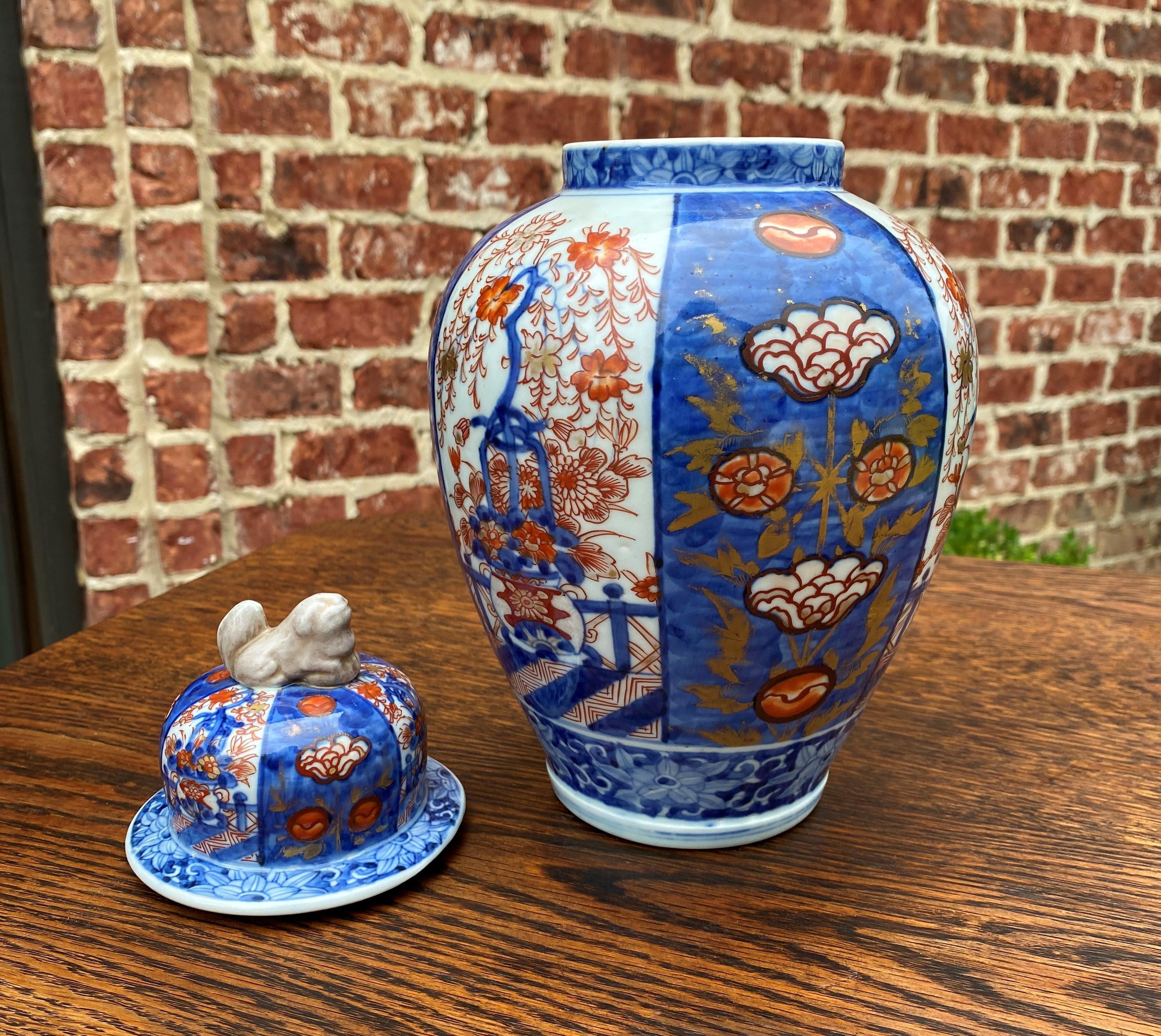 Antique IMARI Ginger Jar Vase Urn Foo Dog Lid Oriental Japan Hallmark Porcelain In Good Condition In Tyler, TX