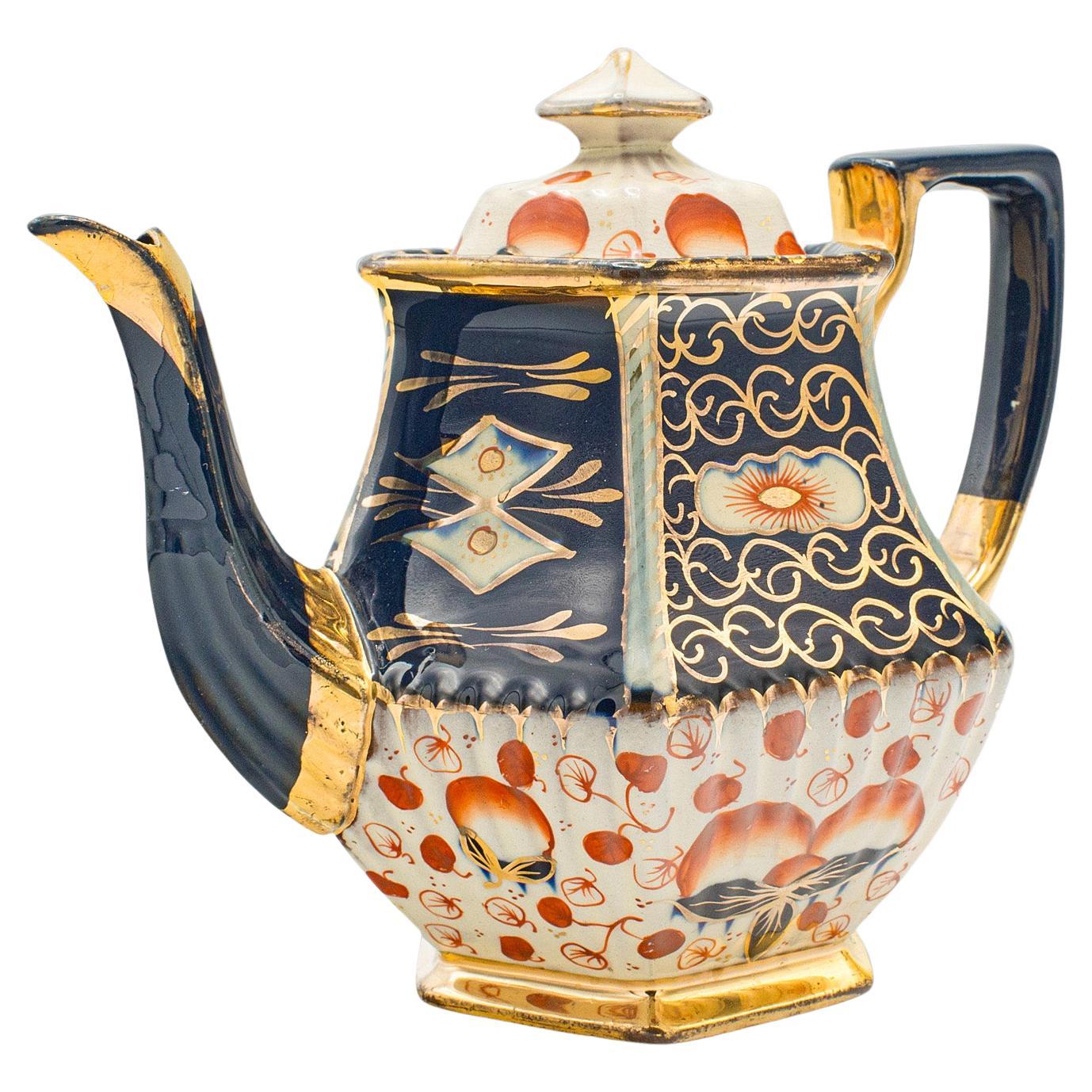 Théière ancienne à motif Imari, anglaise, céramique, bouilloire décorative, victorienne en vente