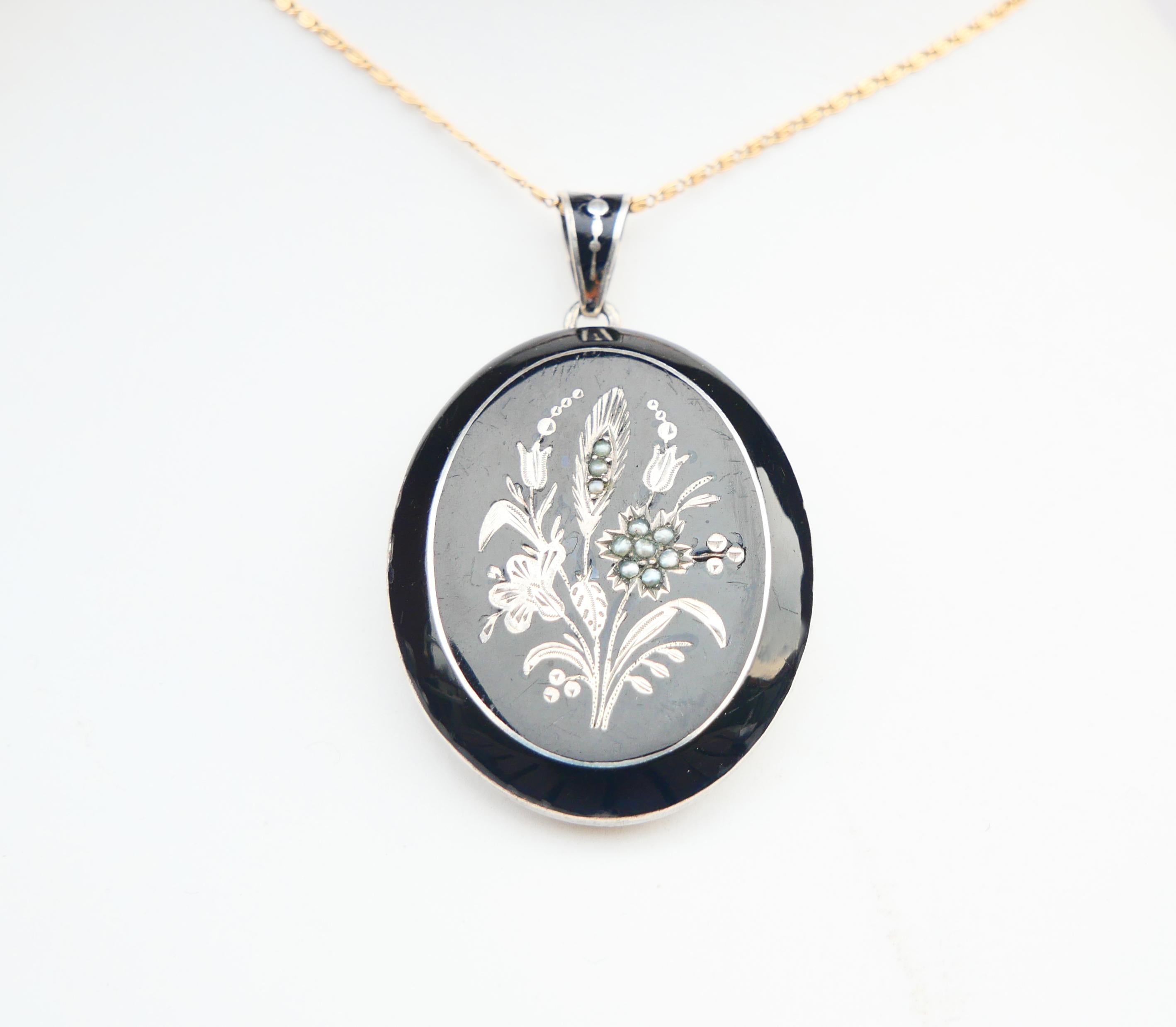 Arts and Crafts Antico ciondolo austriaco imperiale con smalto nero e perle in argento massiccio /15 gr. in vendita