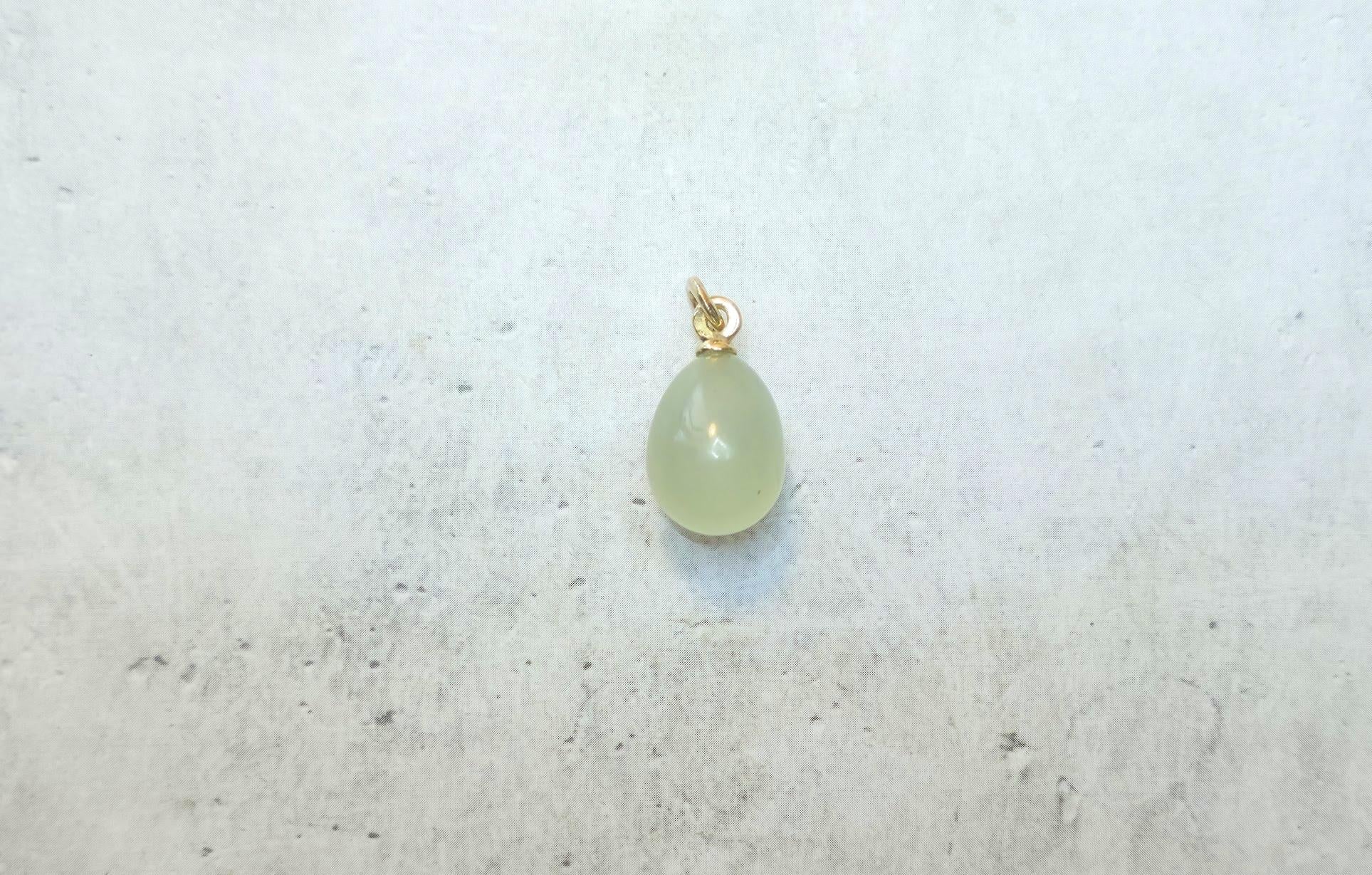 Antiker Imperial Bowenit Rubin Gold Ei-Anhänger von Alfred Thielemann (Zarenreich) im Angebot