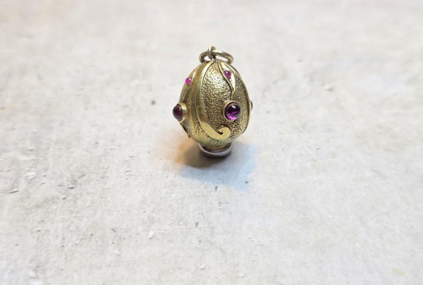 Russian Empire Antique Imperial Egg Pendant with Garnets and Rubies, Workmaster Knut Oskar Pihl For Sale