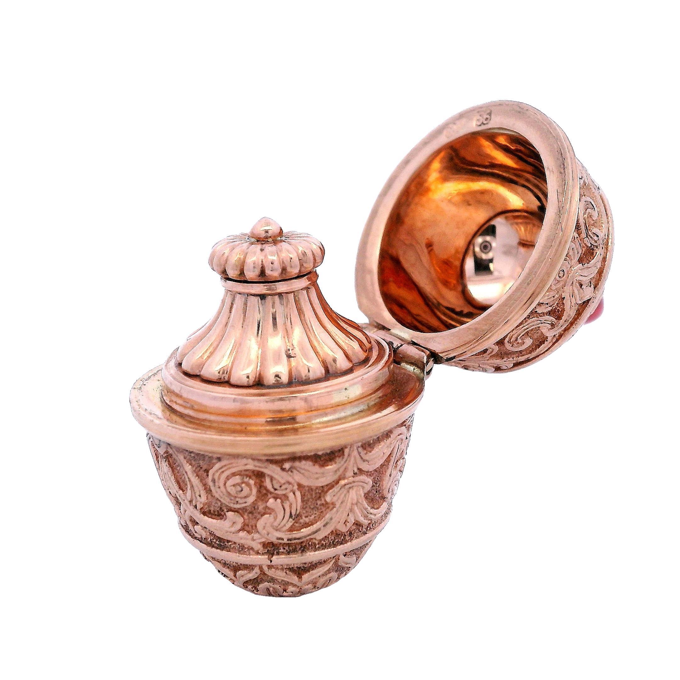 Antica bottiglia di profumo Imperial Gold. In condizioni ottime in vendita a Aventura, FL