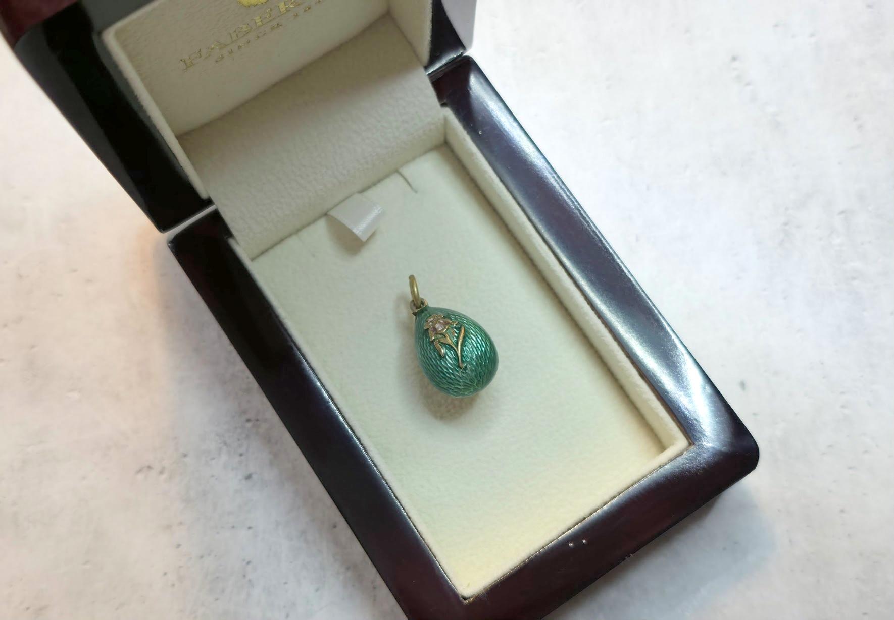 Antico ciondolo imperiale a forma di uovo in smalto verde guilloché, di Alfred Thielemann in vendita 6