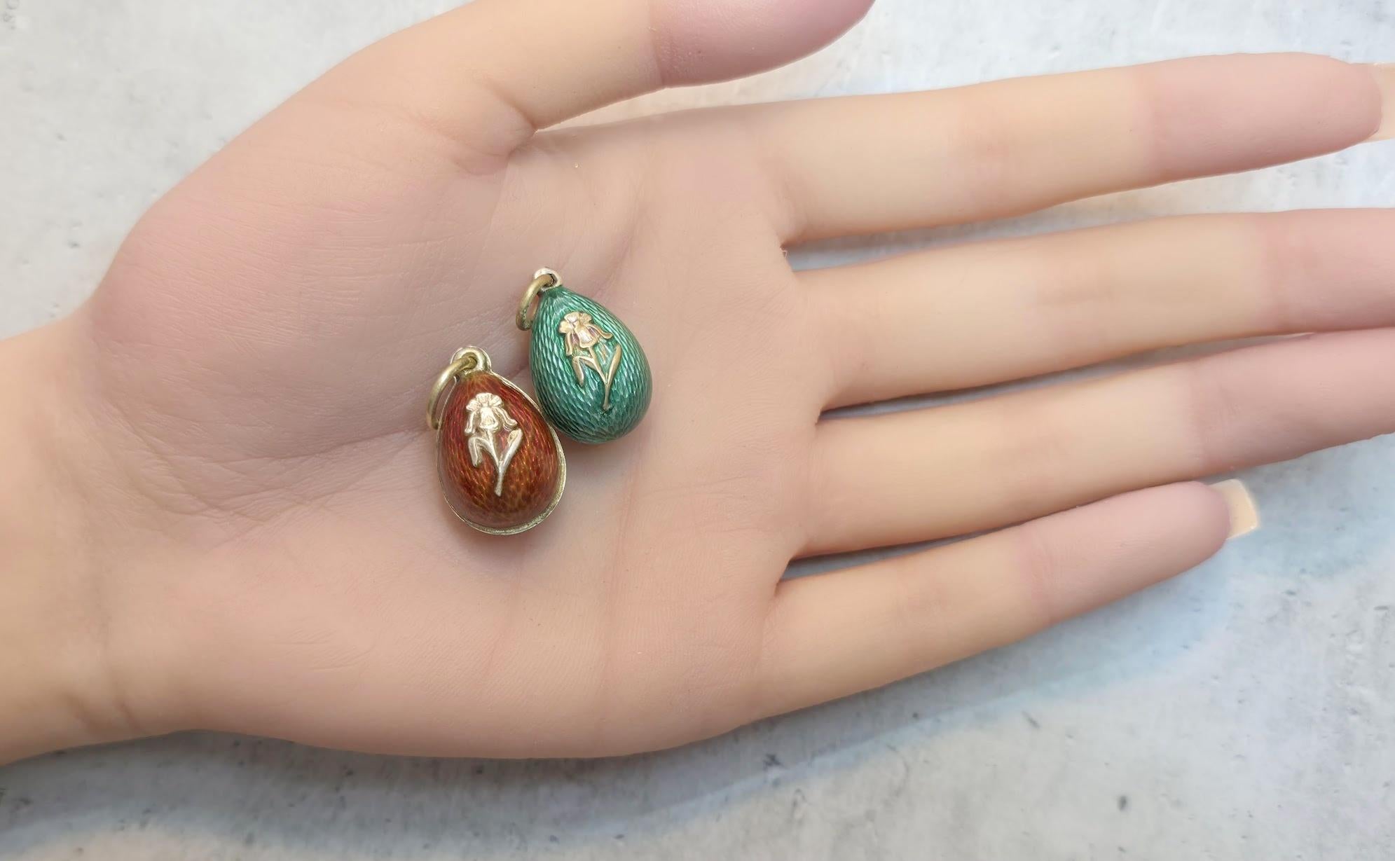 Antico ciondolo imperiale a forma di uovo in smalto verde guilloché, di Alfred Thielemann in vendita 2