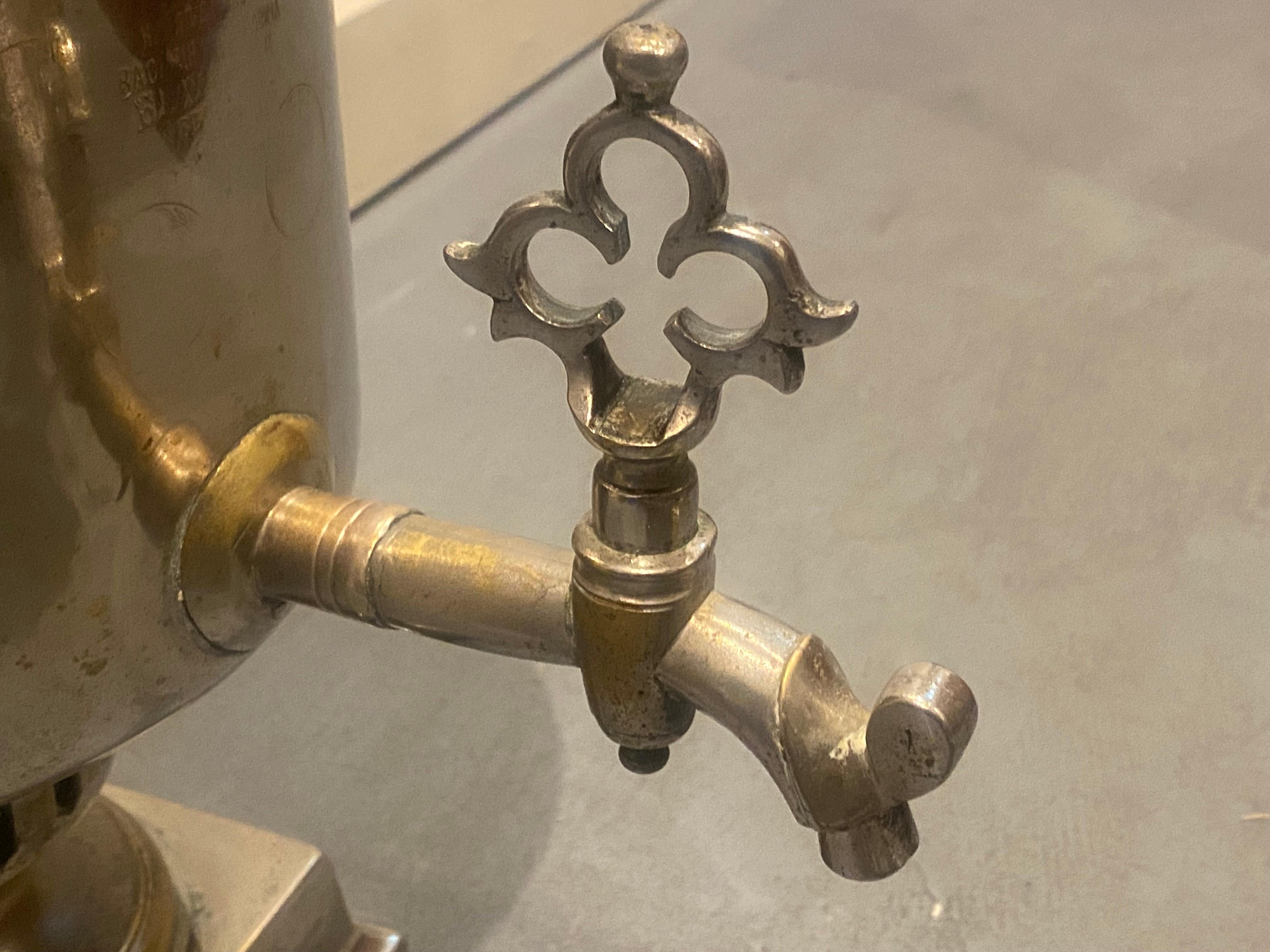 Antique Imperial Russia Batashew Tula Factory Brass Nickel Plated Samovar In Excellent Condition For Sale In MELBOURNE, AU