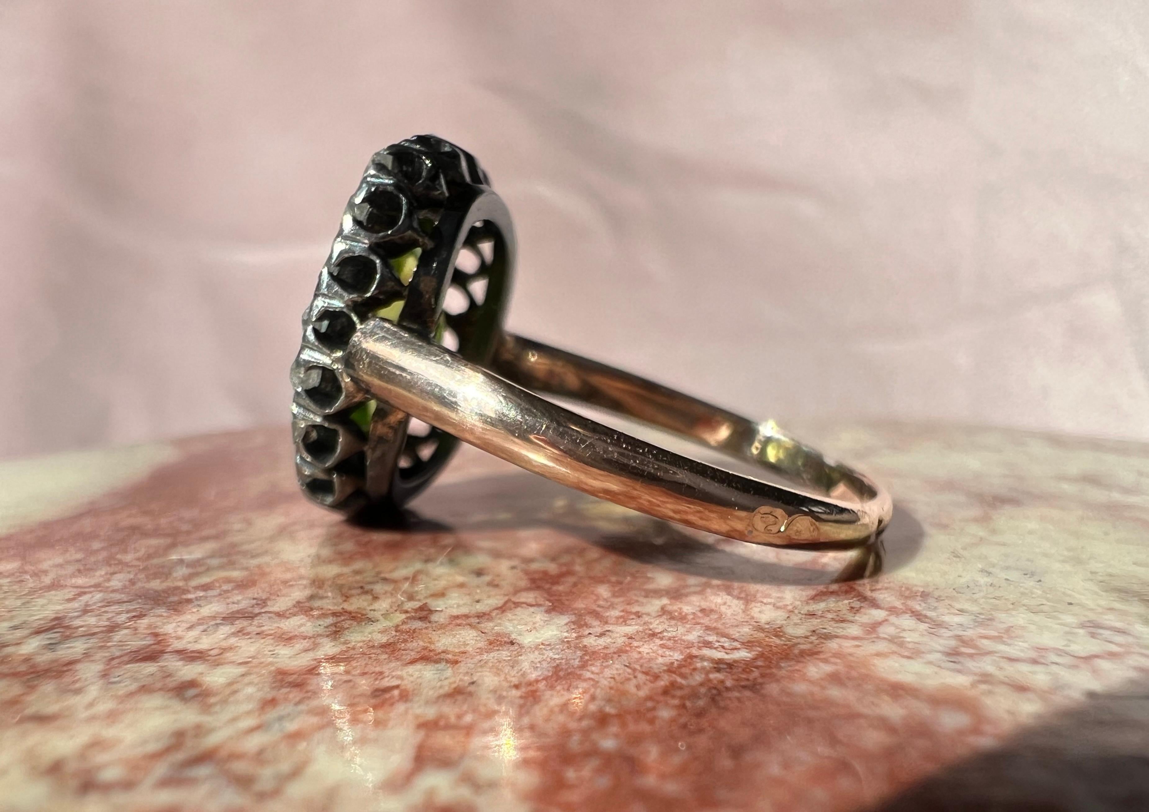 Antiker kaiserlicher russischer 14k Peridot & Diamant Ring (Edwardian) im Angebot