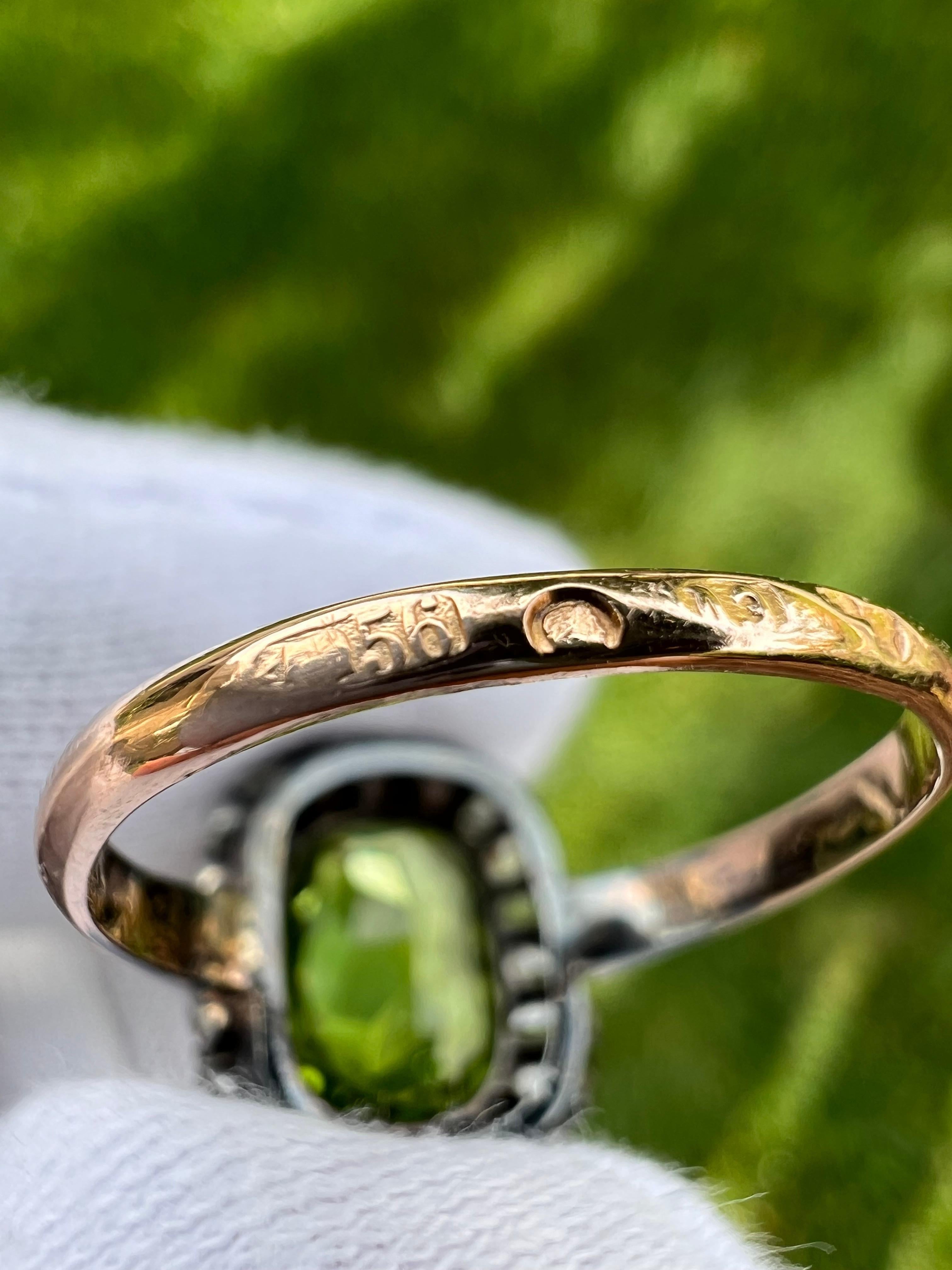 Antiker kaiserlicher russischer 14k Peridot & Diamant Ring im Zustand „Gut“ im Angebot in Amsterdam, NL